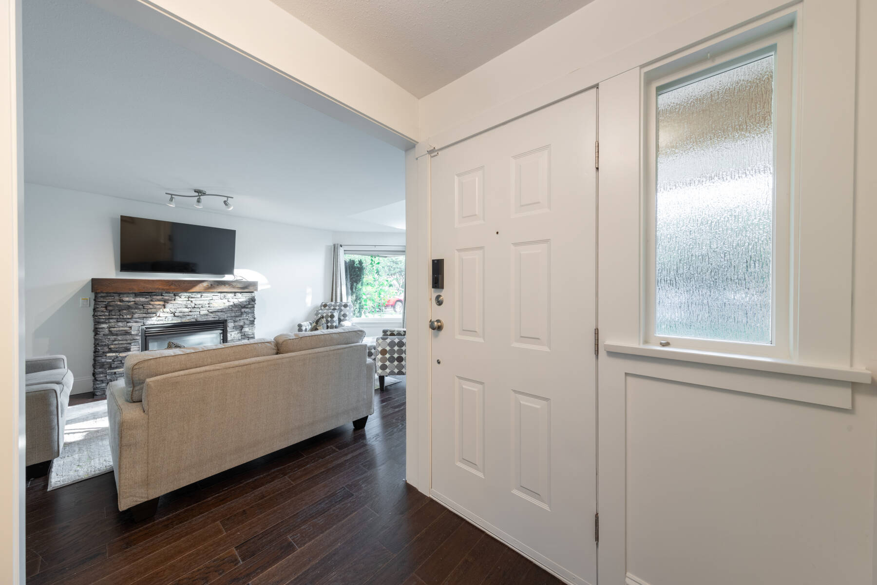 The Langley Courtyard Home | 2BR, 2BA for 6 Guests