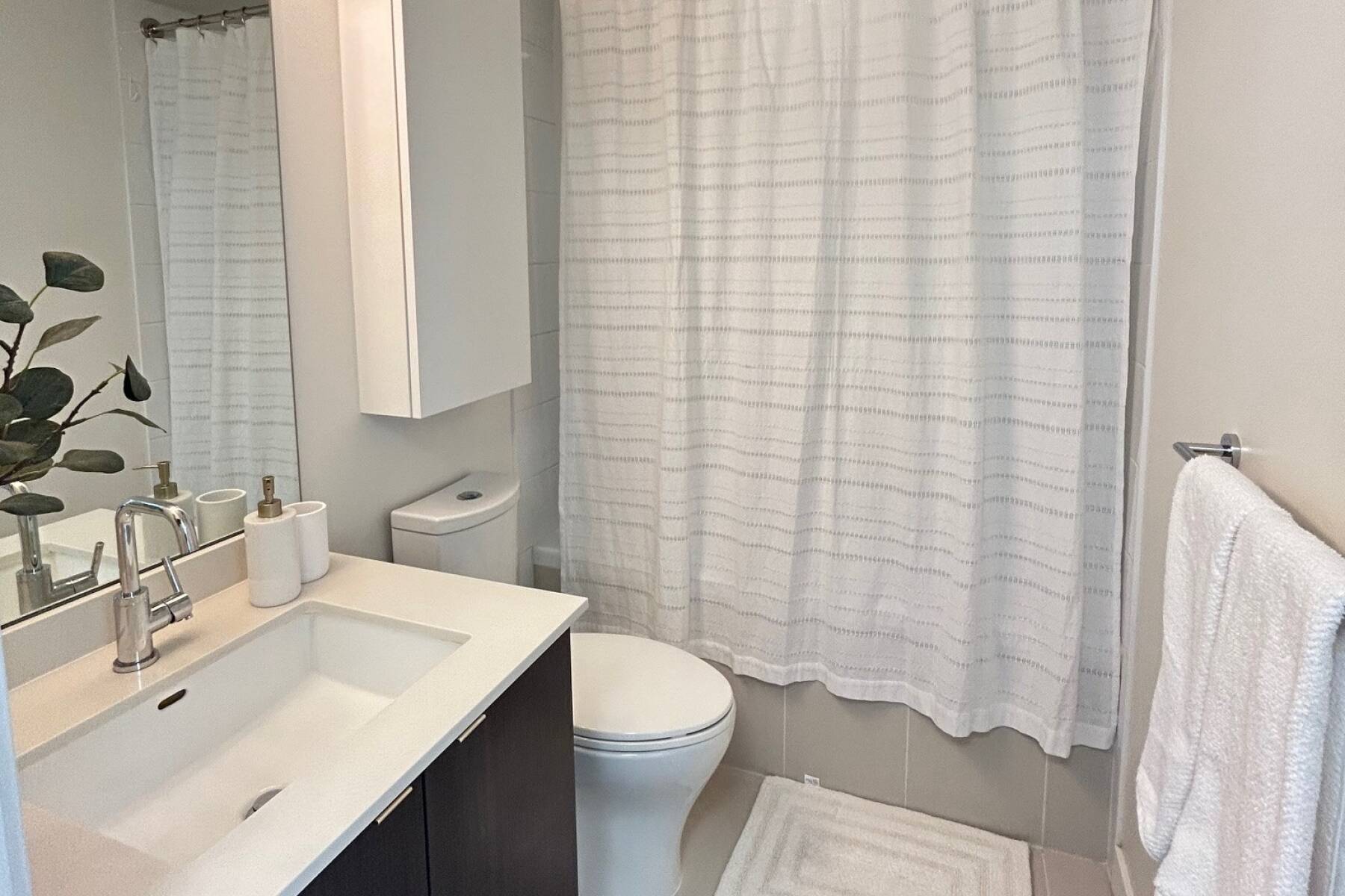 Furnished 1Bed + Office + Den in Olympic Village