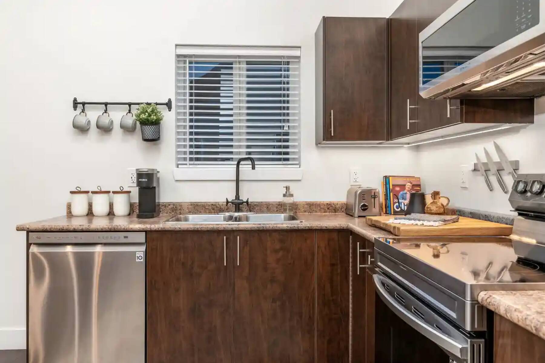 The Clayton Heights Studio Suite