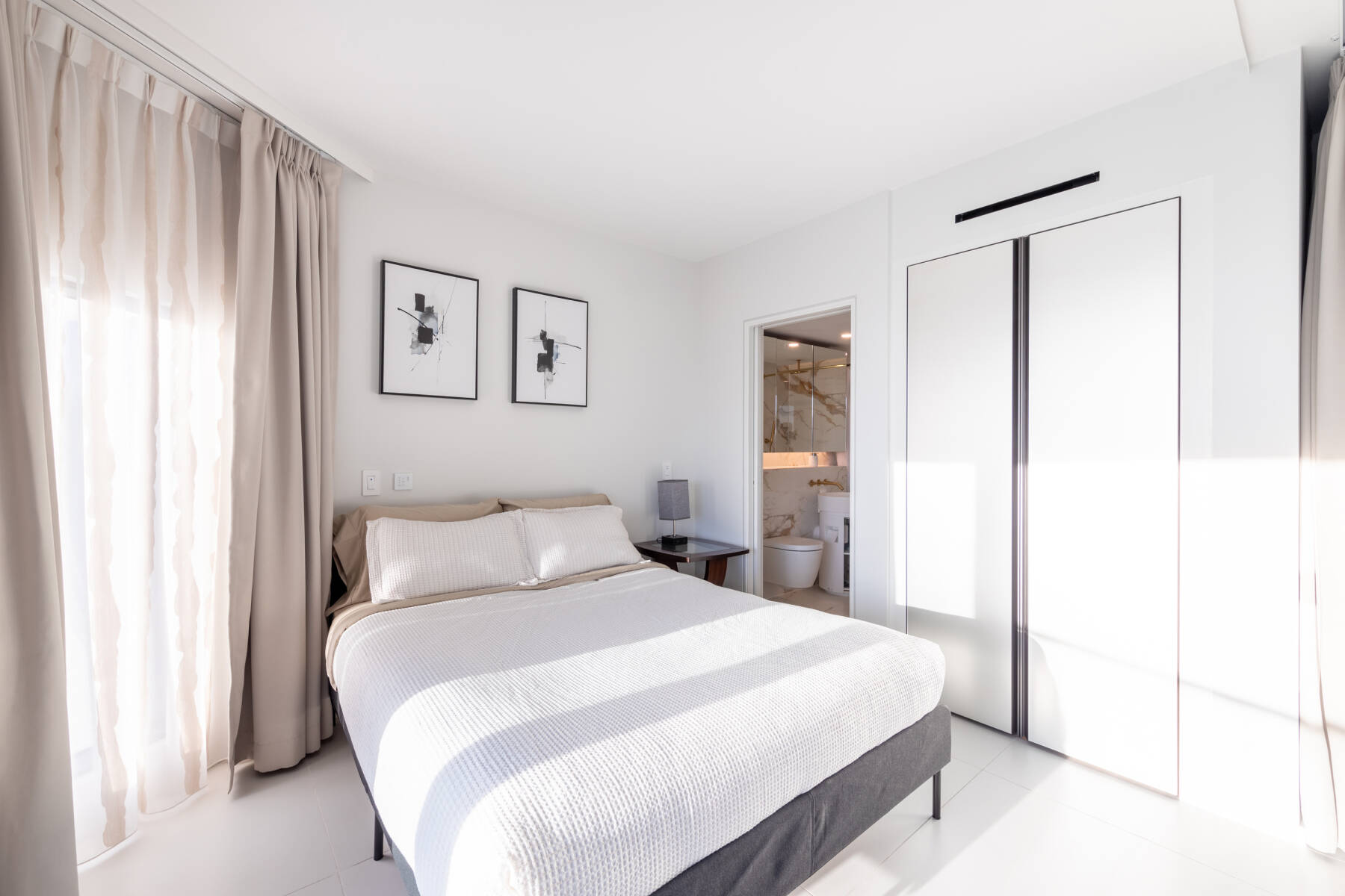 Modern 1BR w/ Views in Downtown