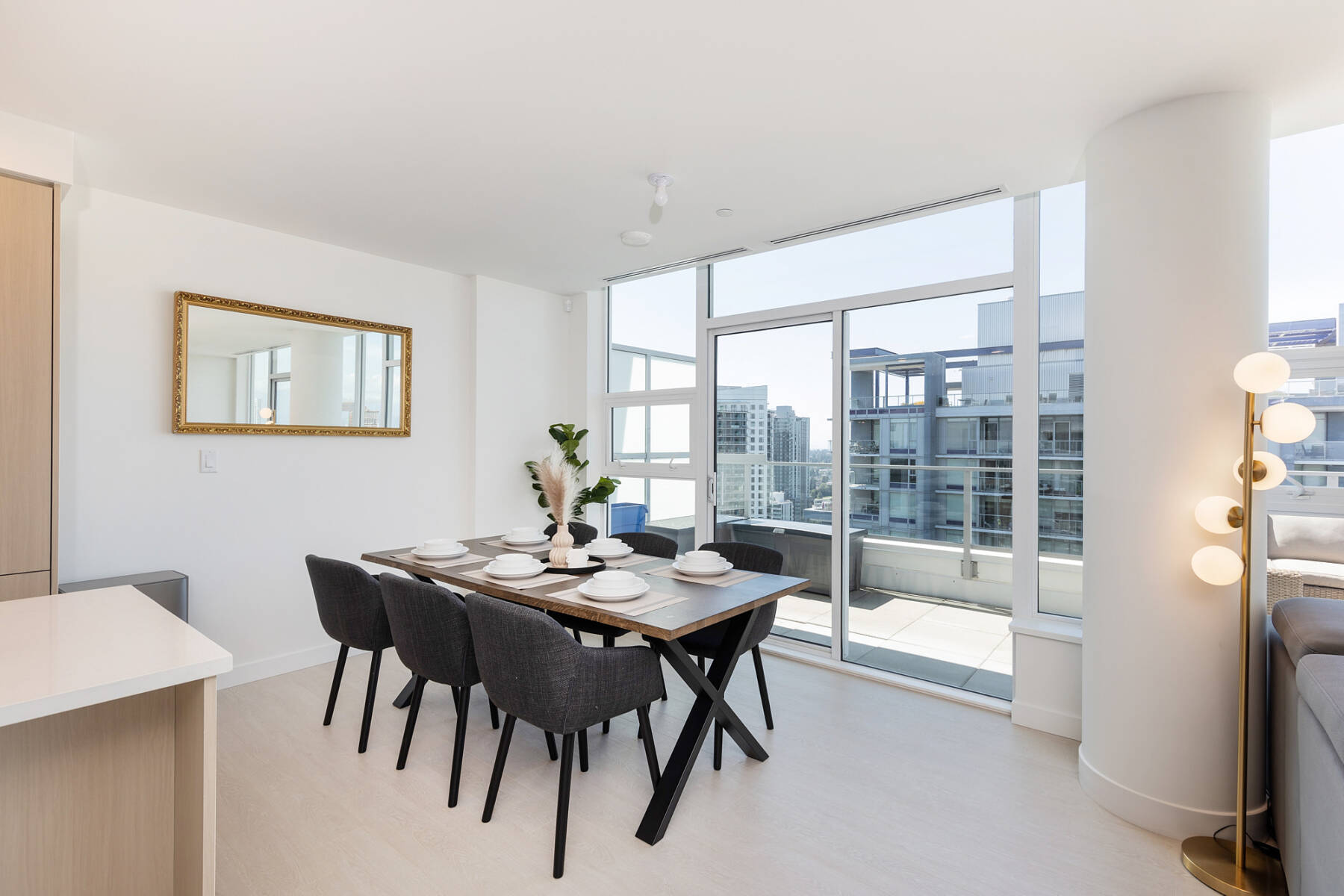 Luxury Penthouse 3 Bedroom | Pool Hot Tub Gym