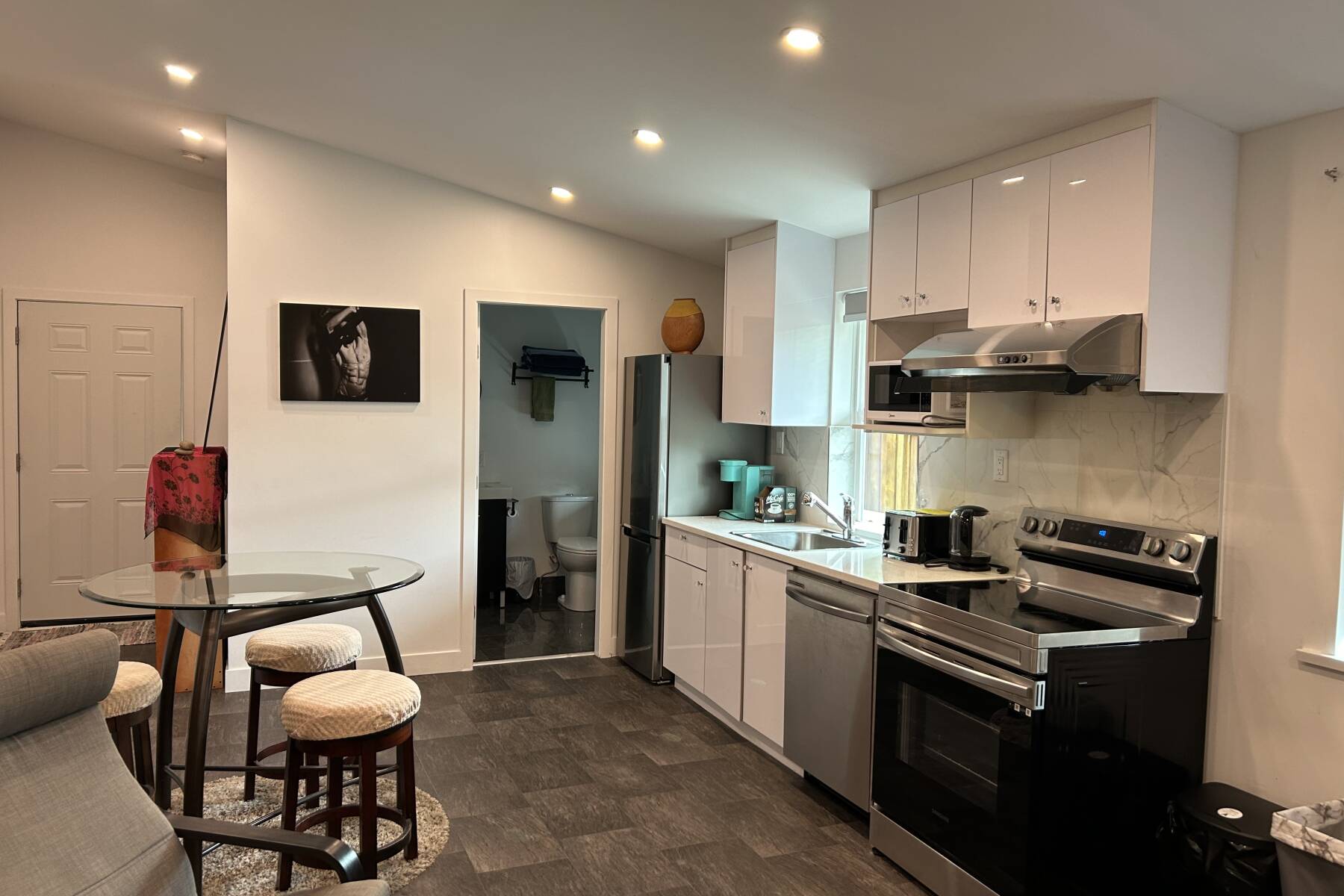 Private Self-Contained Studio Suite, Shared Pool/Hot Tub