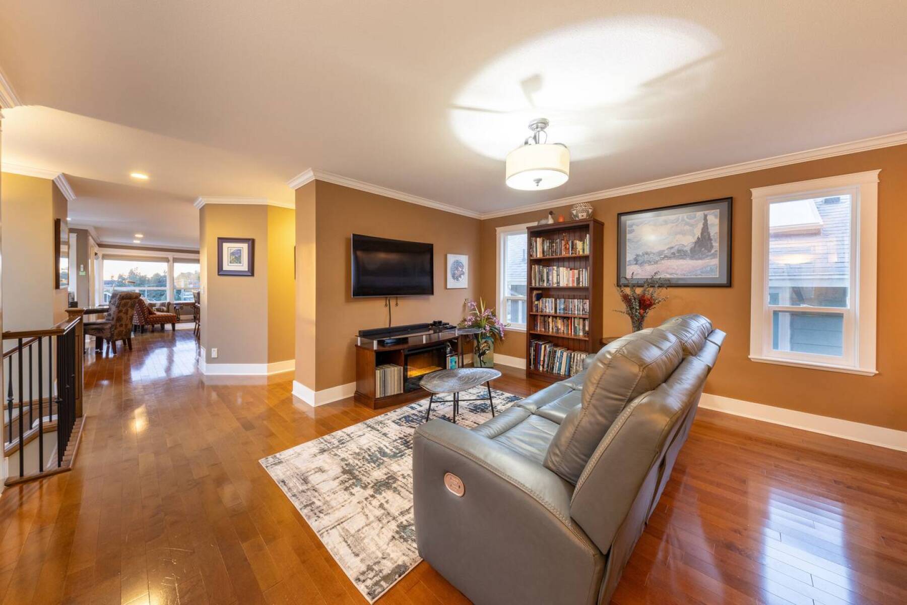 White Rock Beach House walking distance to beach