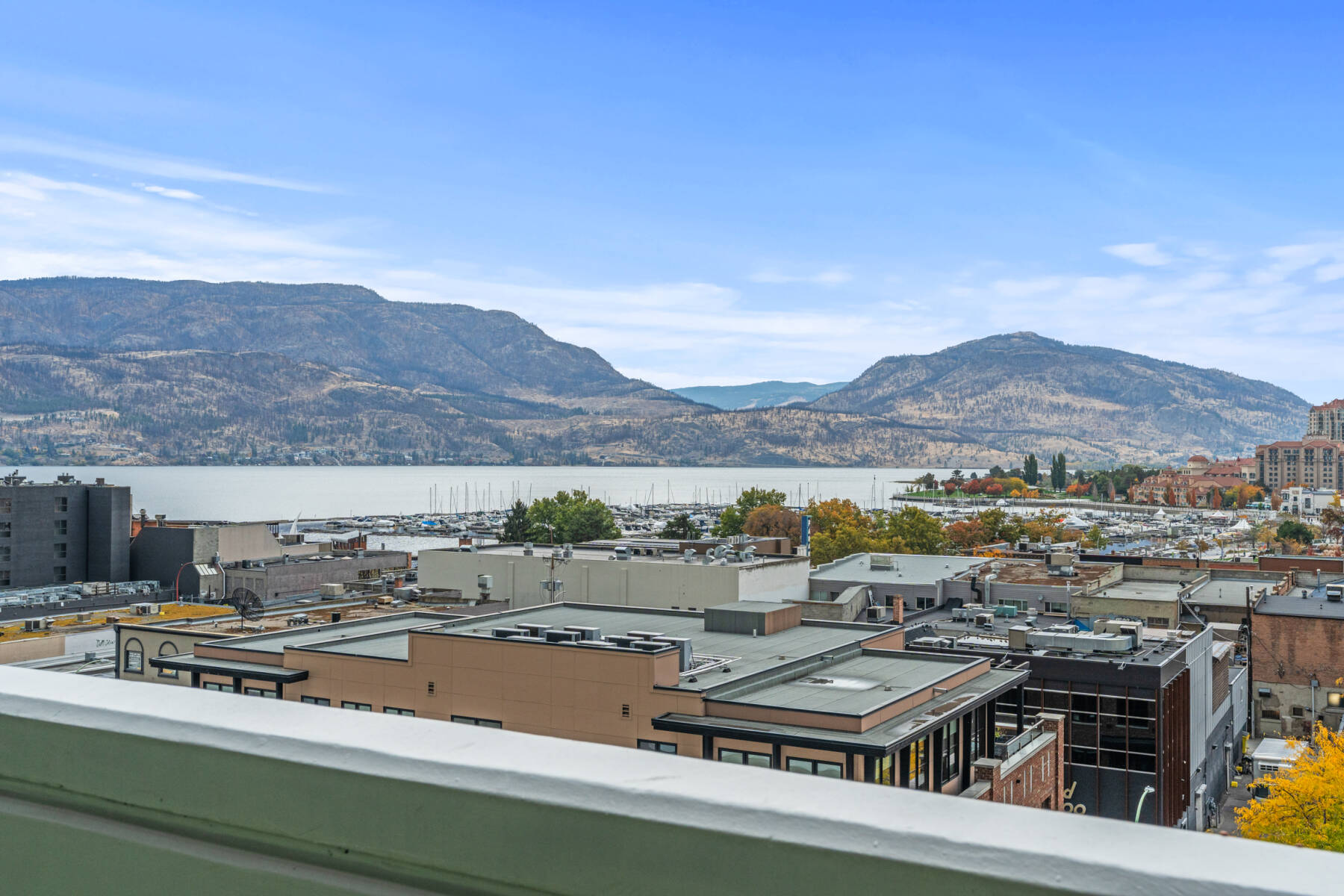 New Modern Lakefront Condo with stunning Water View