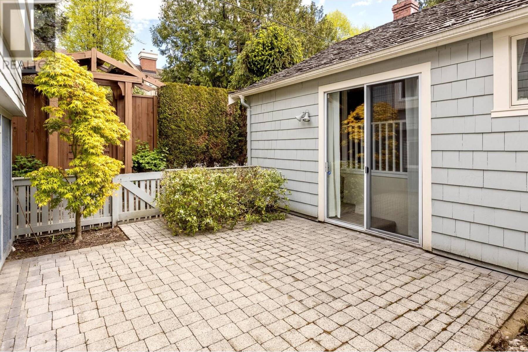 Location! Spacious suite near Dundarave and Waterfront