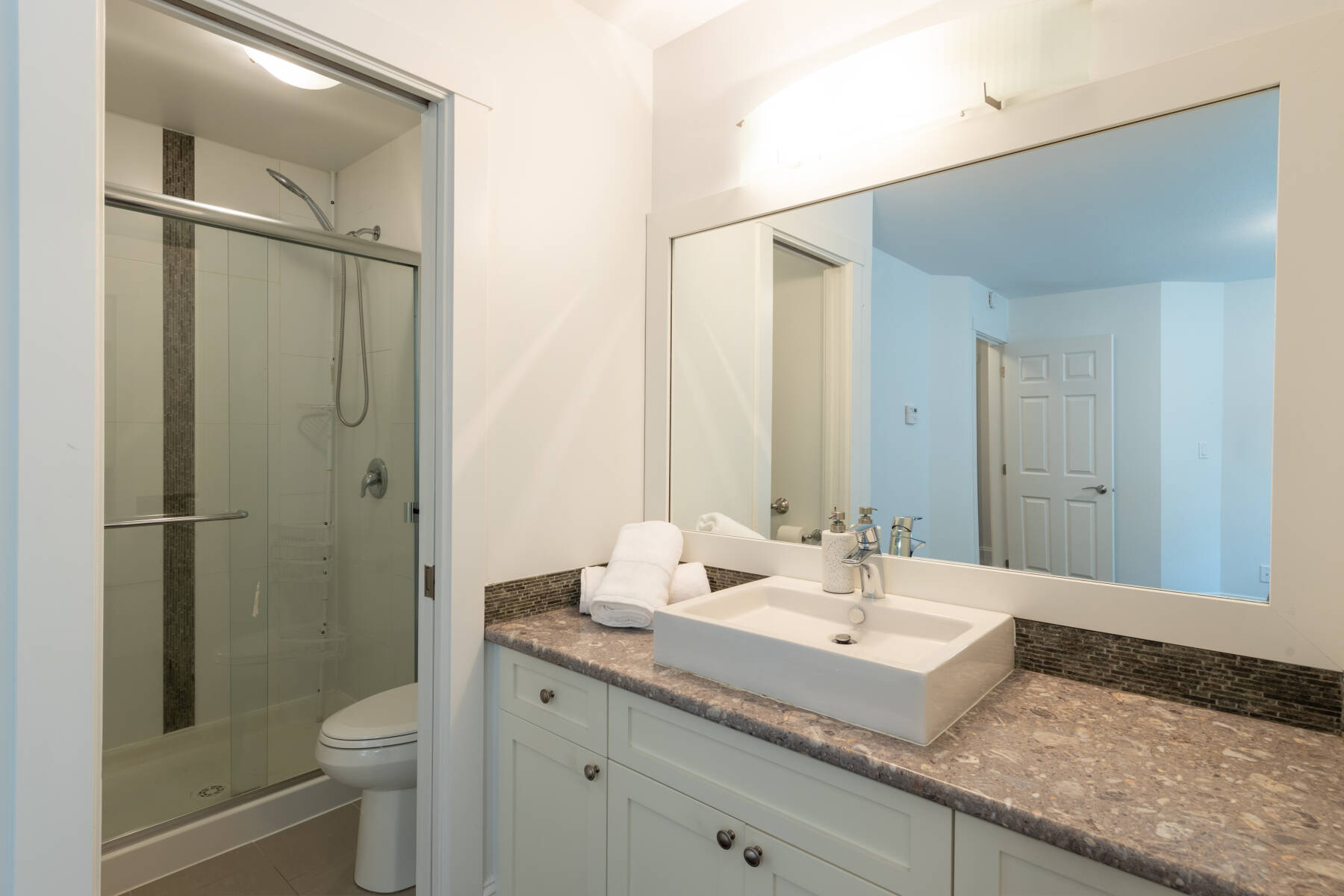 The Langley Courtyard Home | 2BR, 2BA for 6 Guests