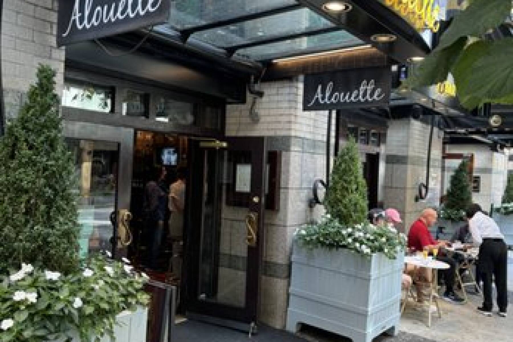 Luxury 1BR in Iconic Butterfly Tower Downtown Vancouver View