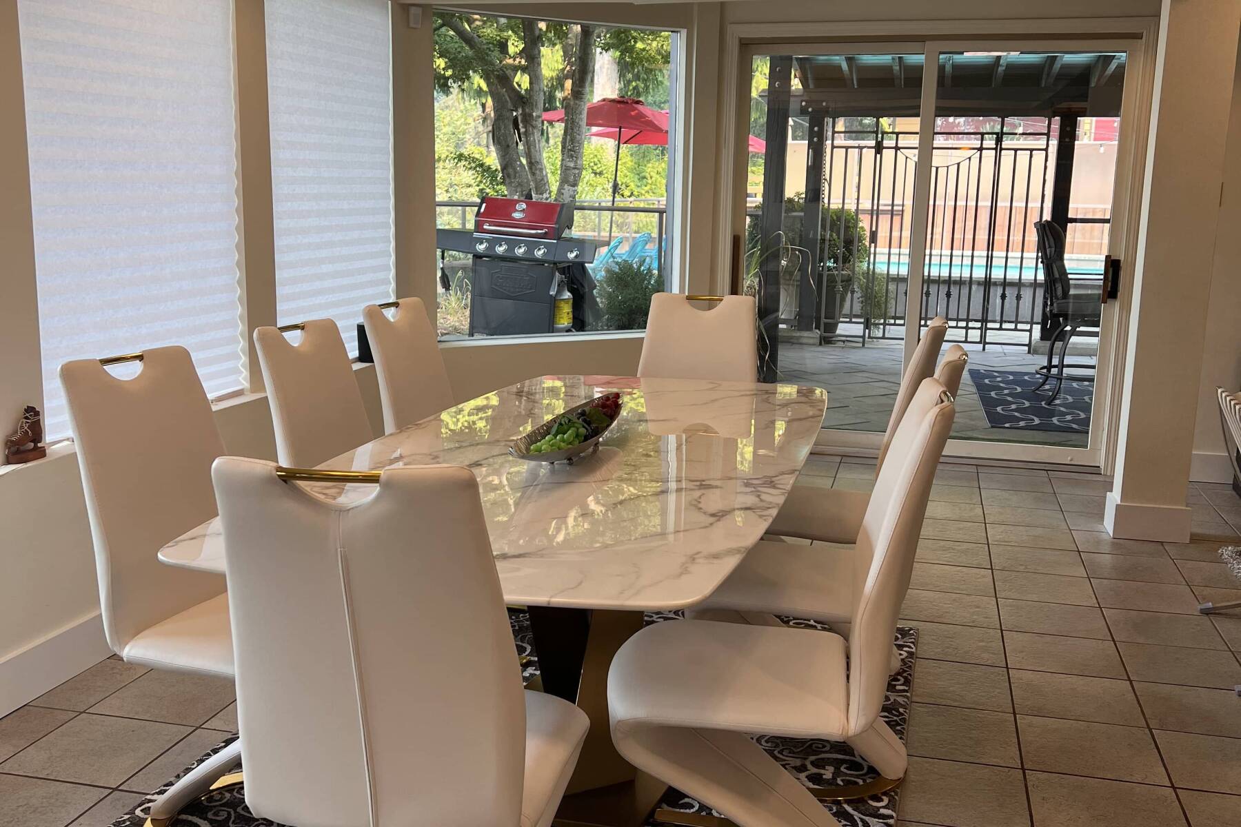 5-Bedroom North Van Home with Pool/Hot Tub, Beautiful Views