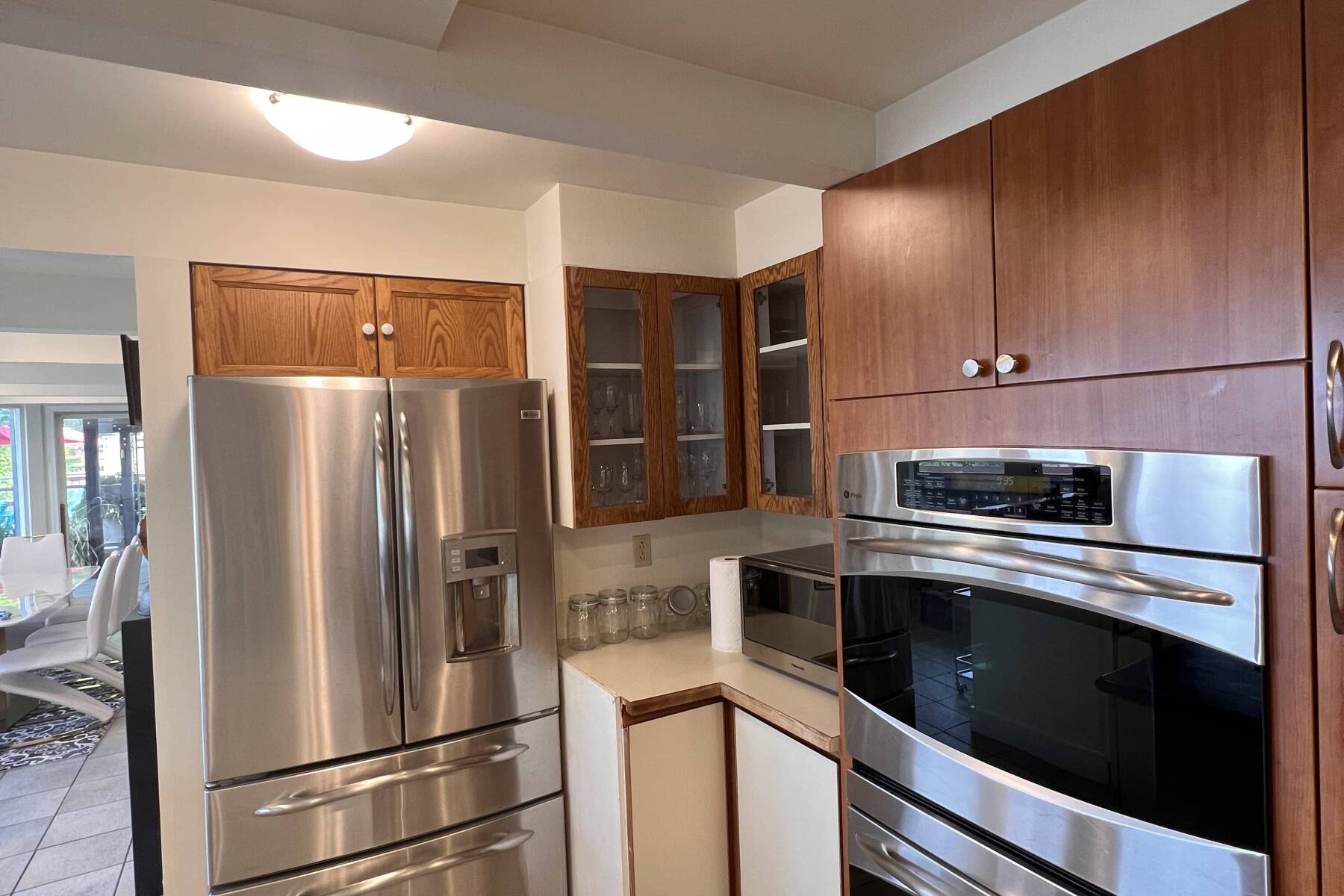 5-Bedroom North Van Home with Pool/Hot Tub, Beautiful Views