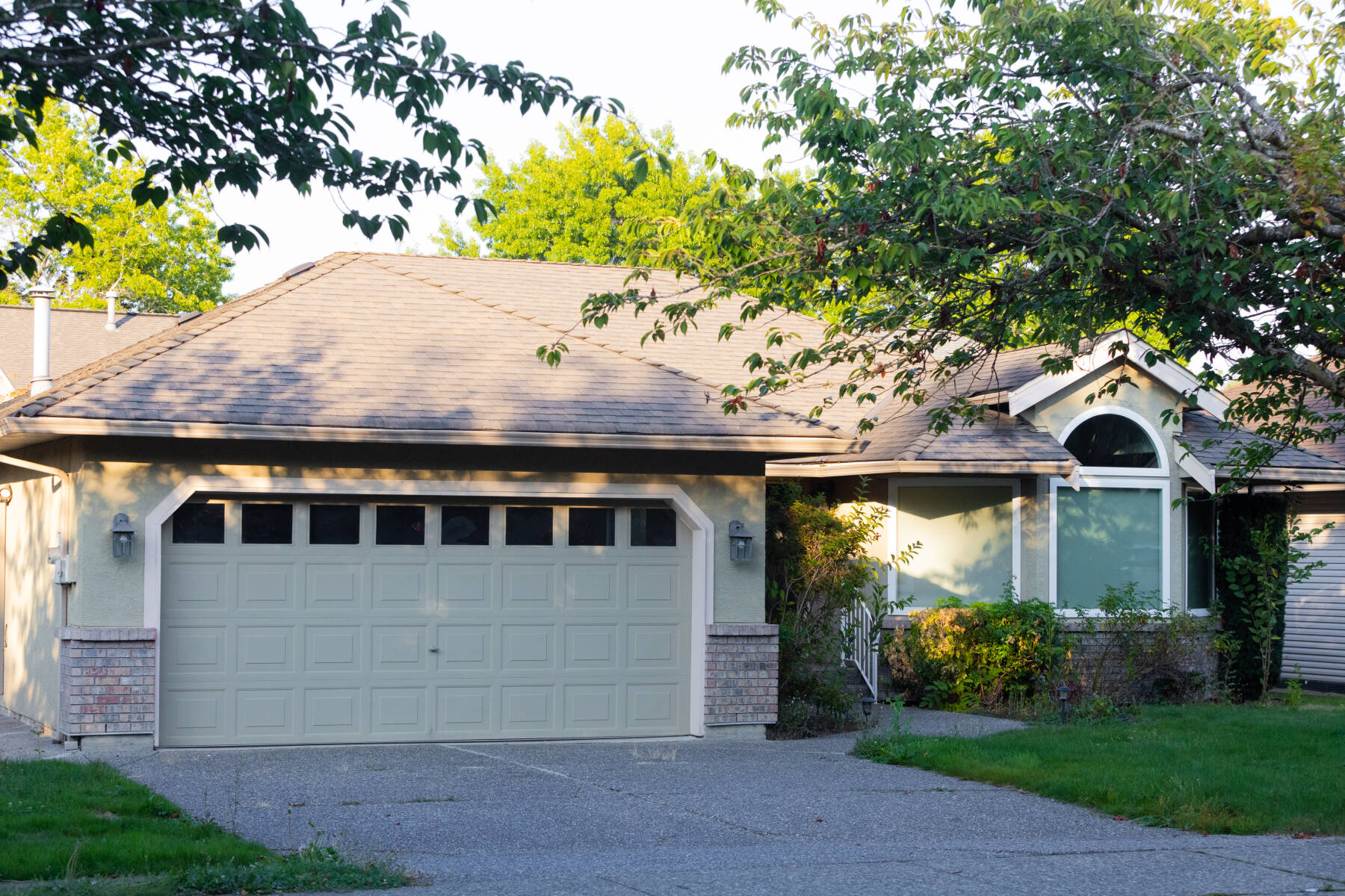 The Langley Courtyard Home | 2BR, 2BA for 6 Guests