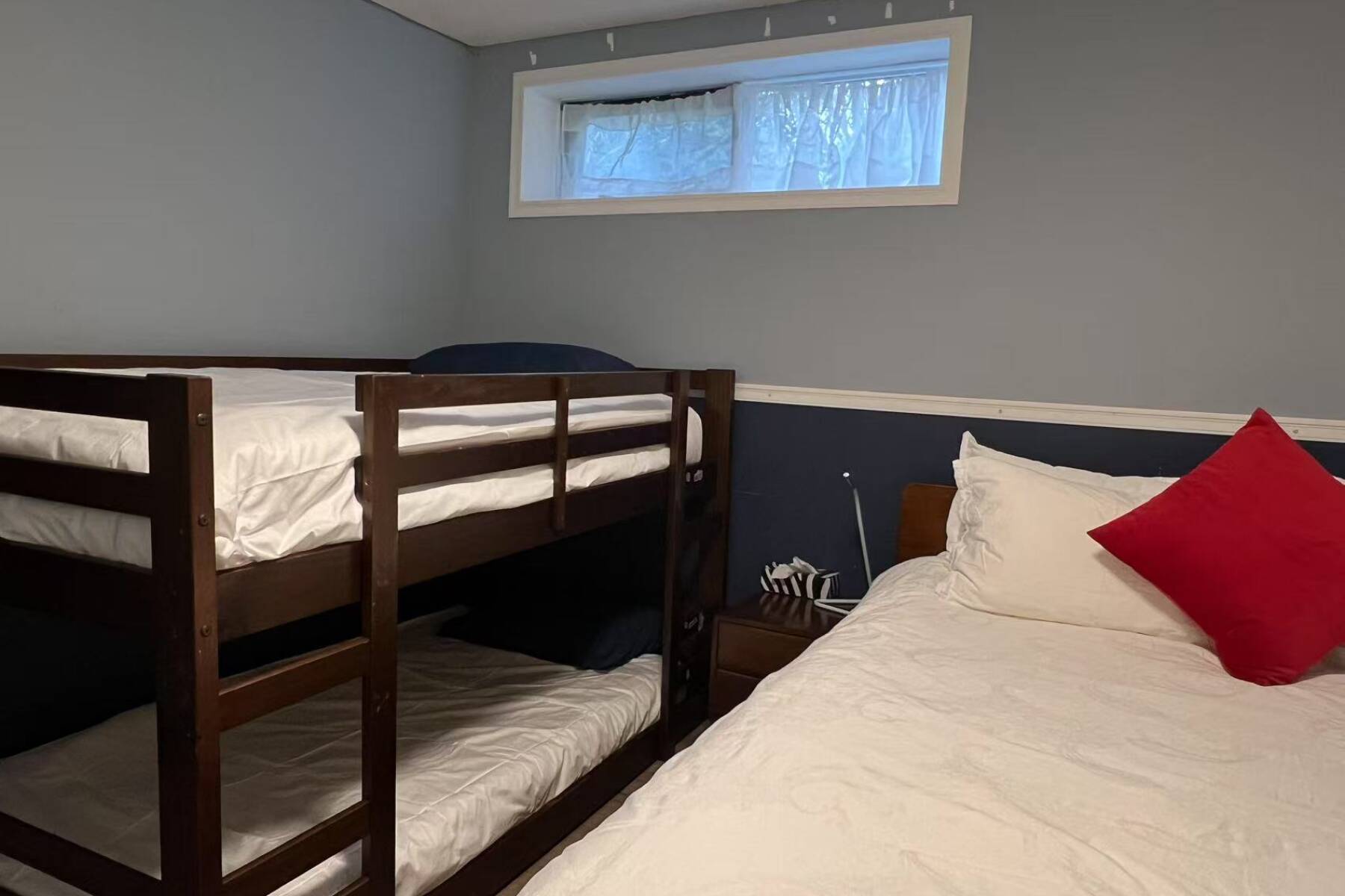 Porpoise Bay Waterfront Home, 4 bedroom, 3 bathroom