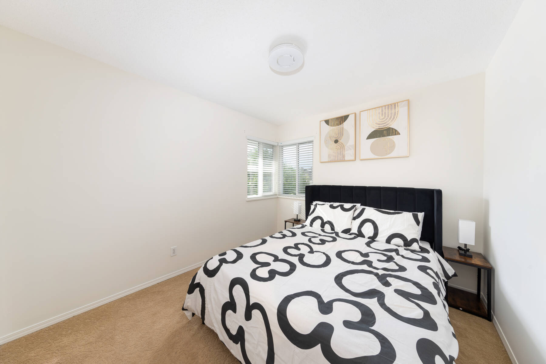 Spacious Home Close to Airport