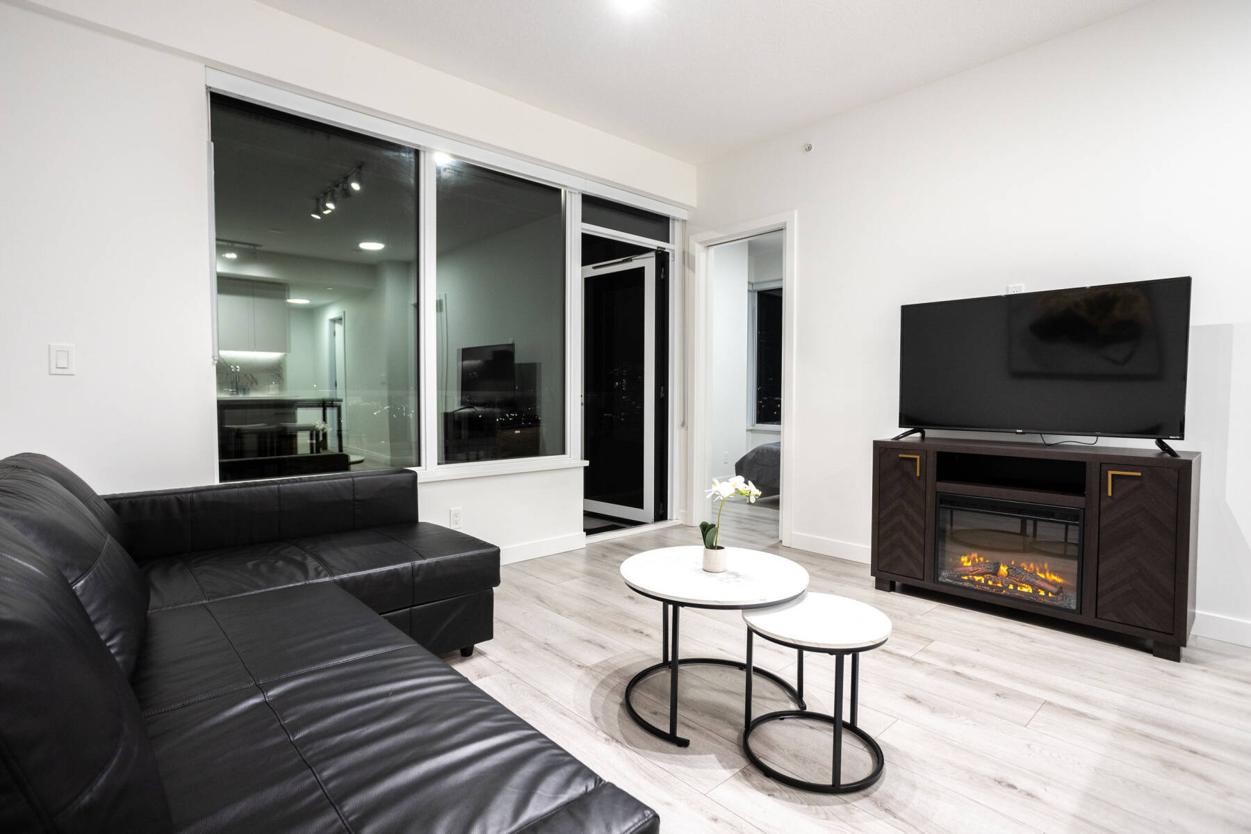 Surrey/Gateway Skyline Views 2 Bed 2 Bath