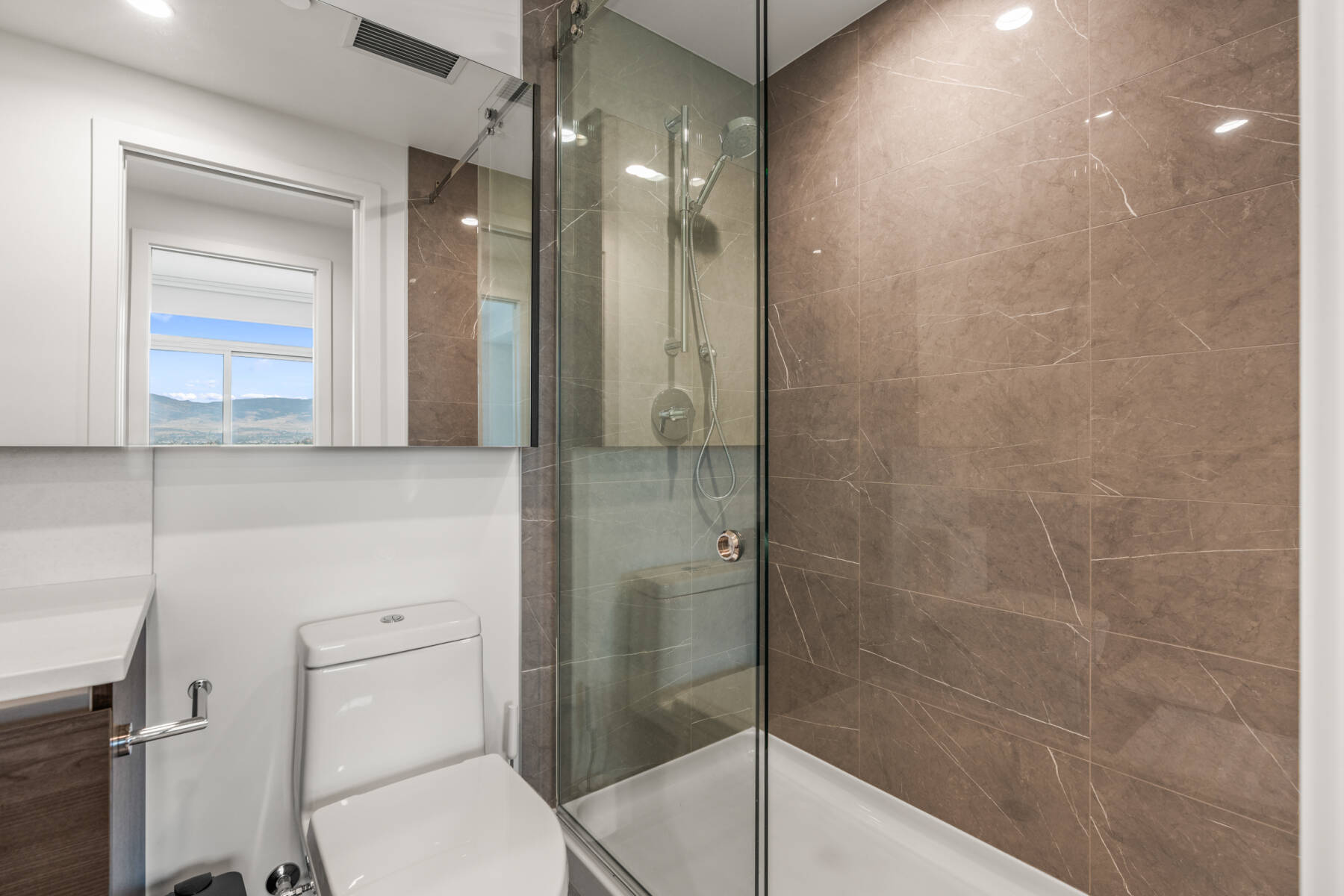 New Modern Lakefront Condo with stunning Water View