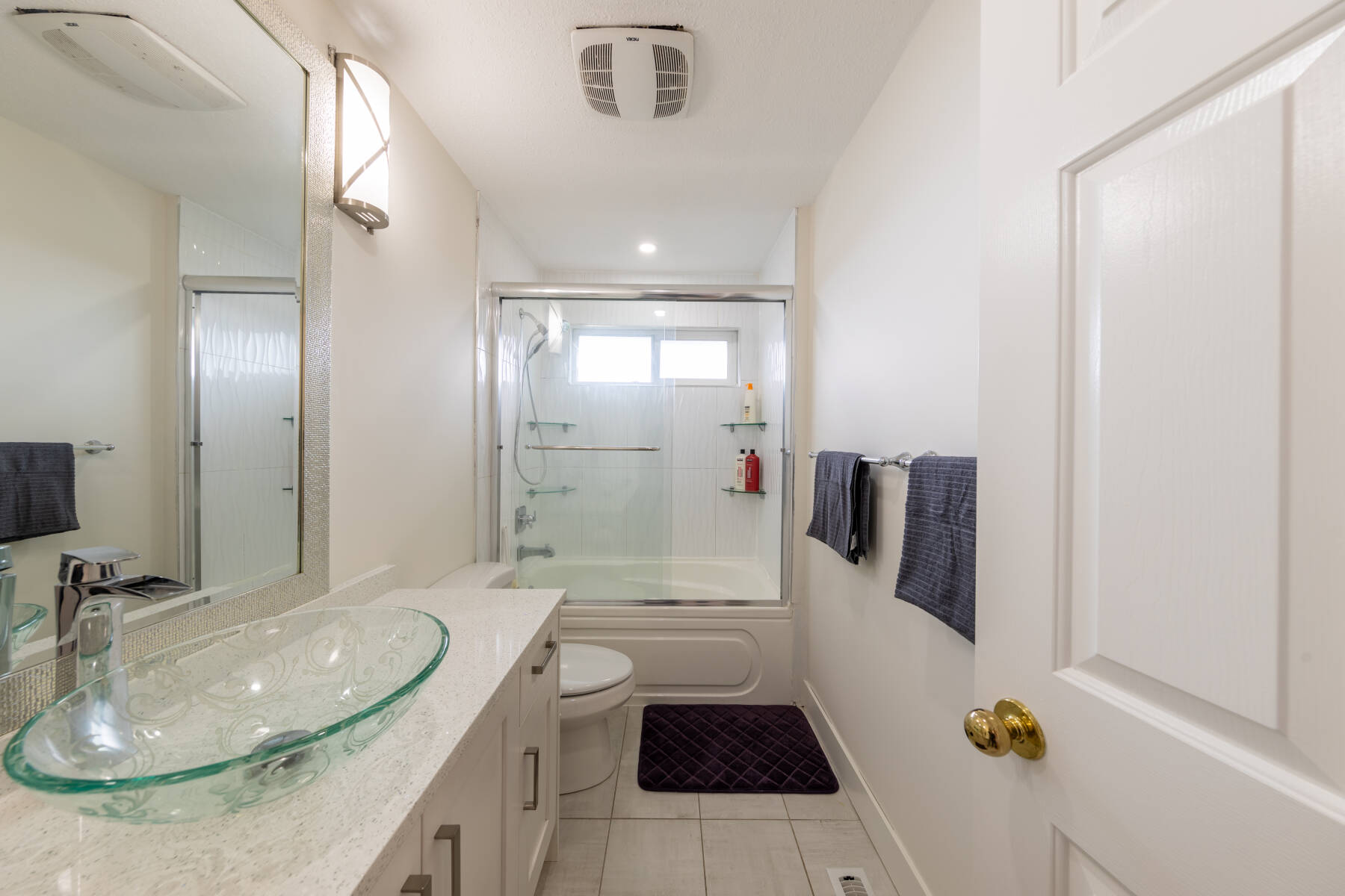 Spacious Home Close to Airport