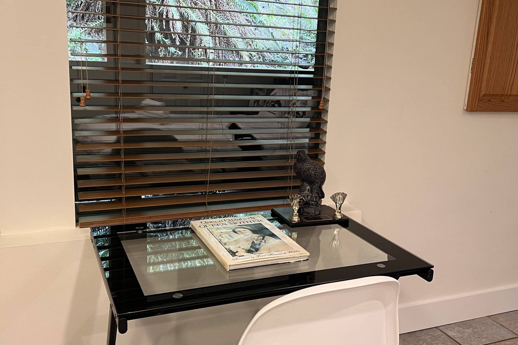 5-Bedroom North Van Home with Pool/Hot Tub, Beautiful Views