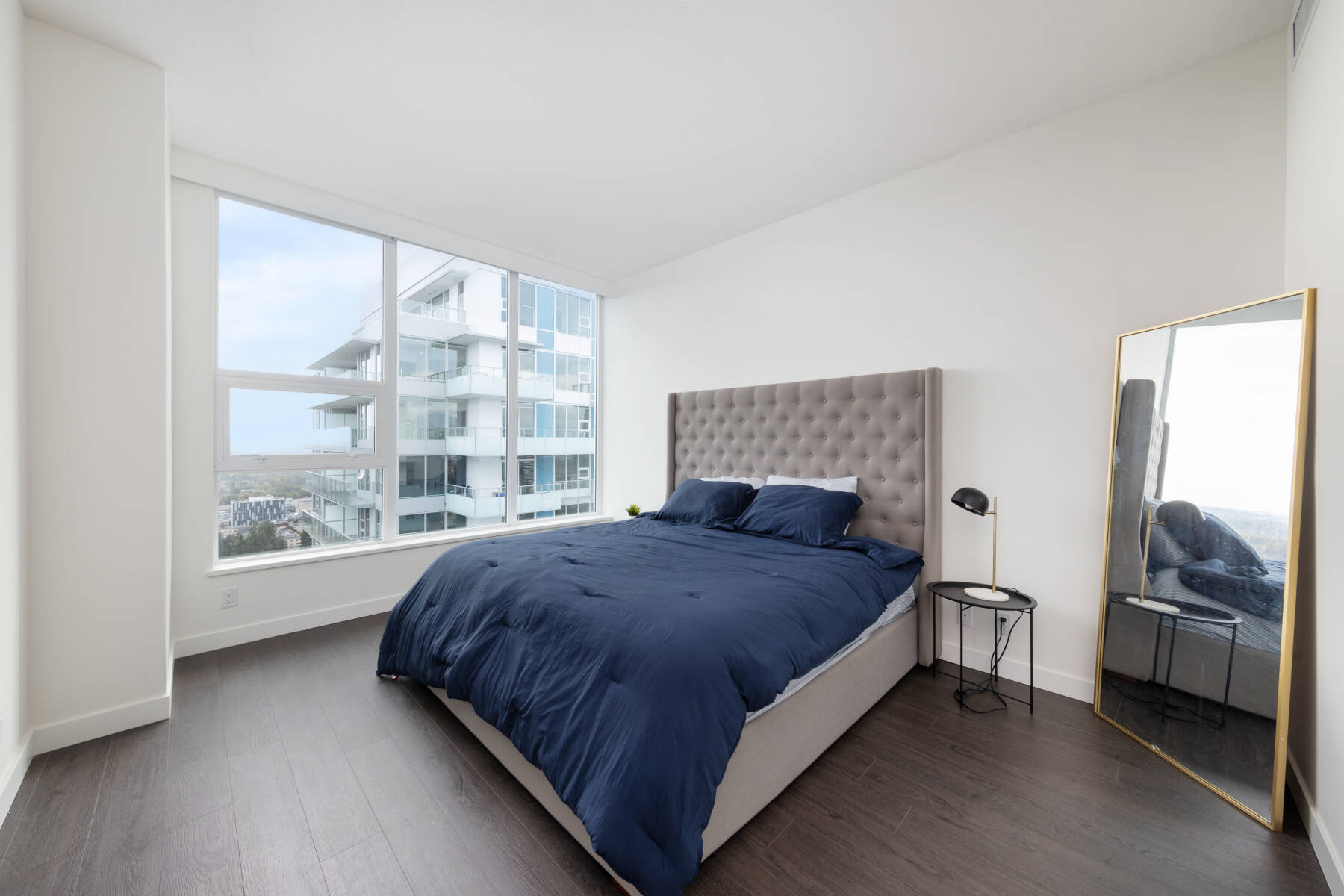 Modern Penthouse 3 Bedroom | Pool Hot Tub Gym