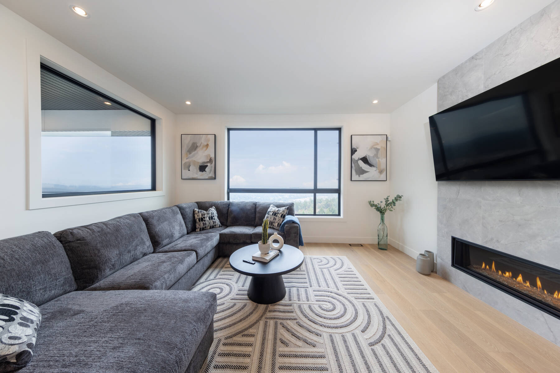 Bear Mountain Luxury Four-Bedroom House