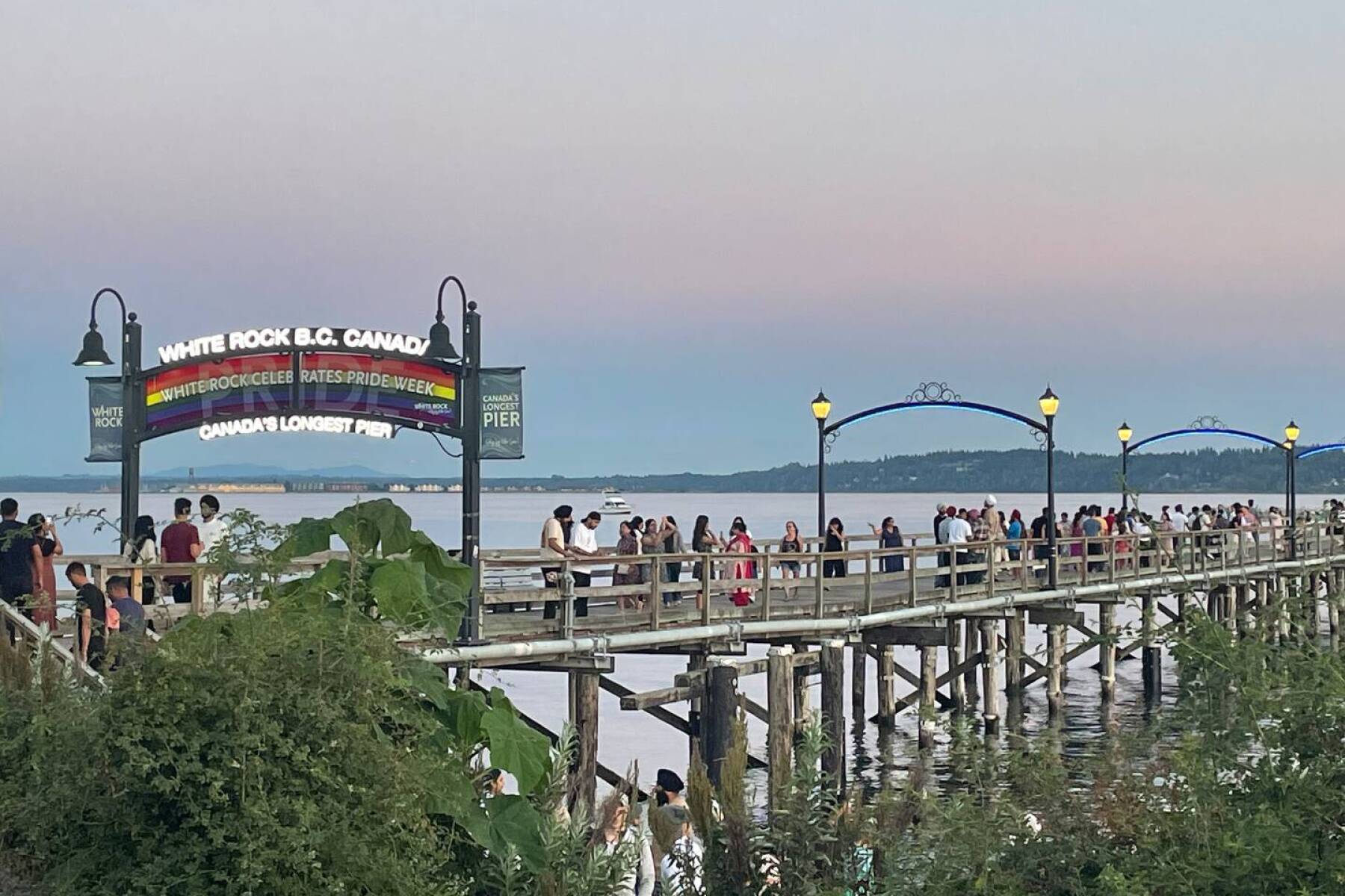 White Rock Beach House walking distance to beach