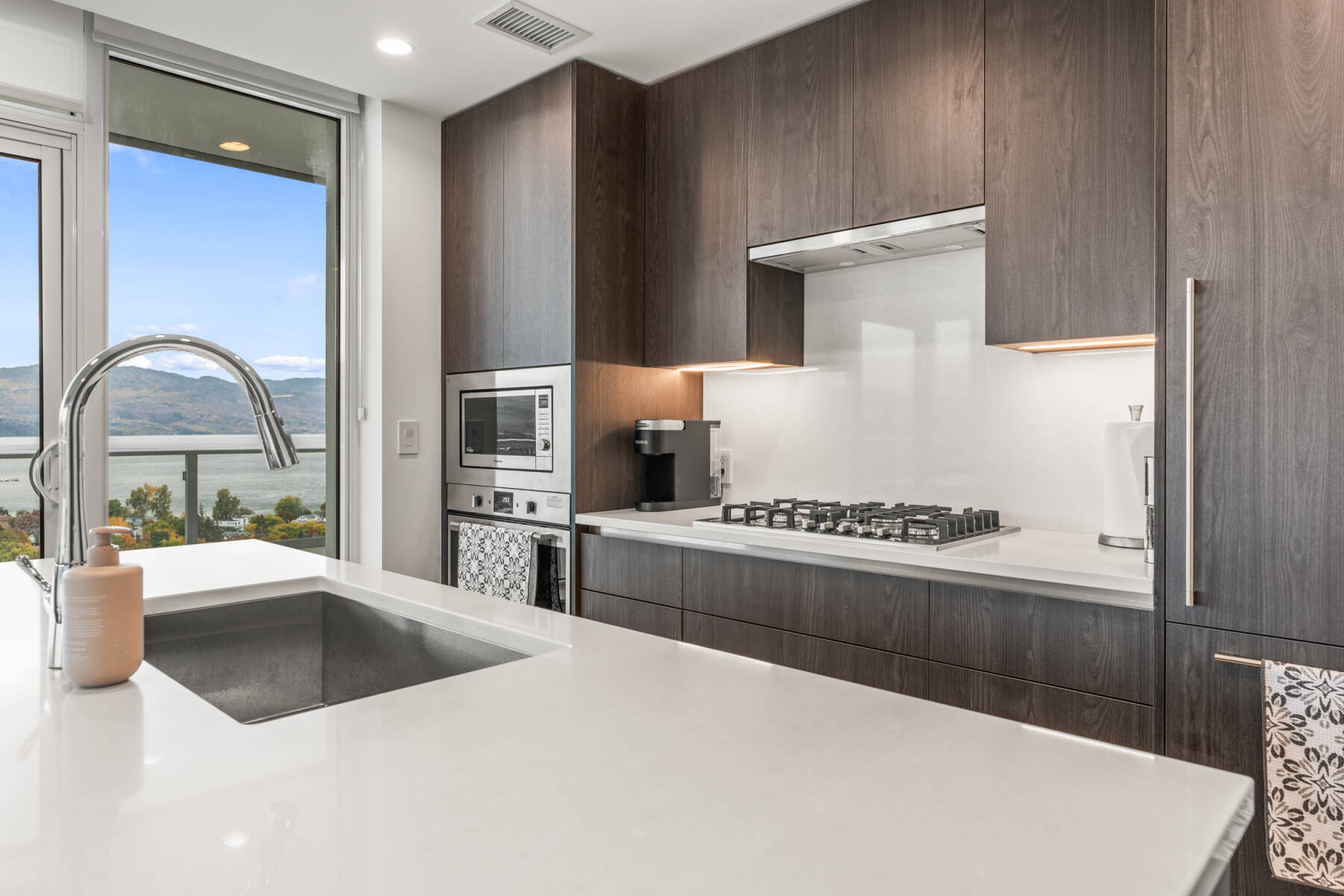 New Modern Lakefront Condo with stunning Water View