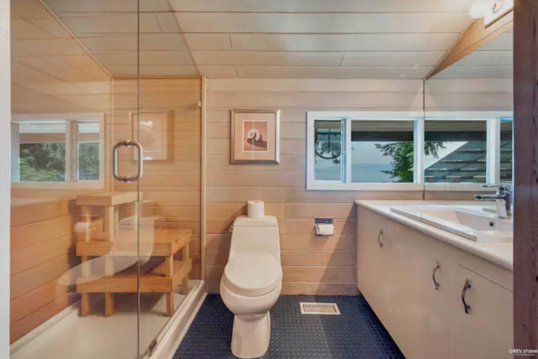 Waterfront West Van Cottage, 3 Bed, 2 Bath, Howe Sound Views