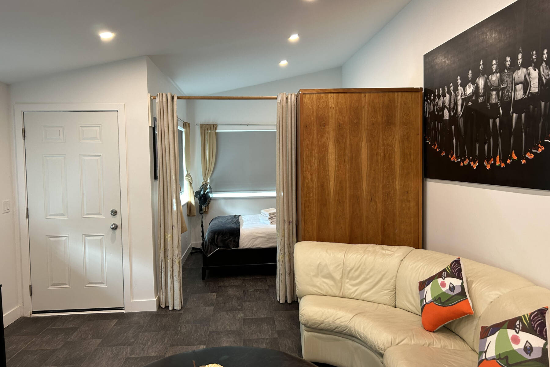 Private Self-Contained Studio Suite, Shared Pool/Hot Tub