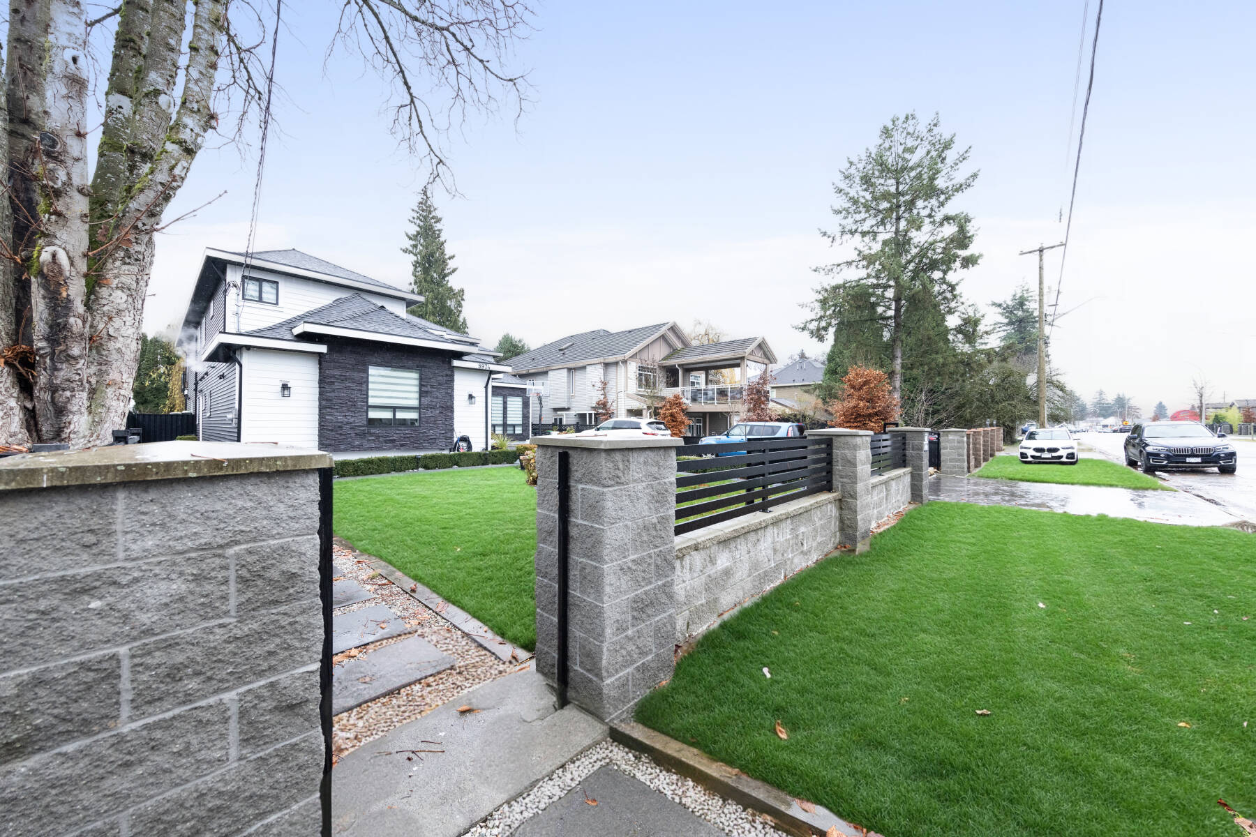 Bright & Modern 1-Bedroom Suite