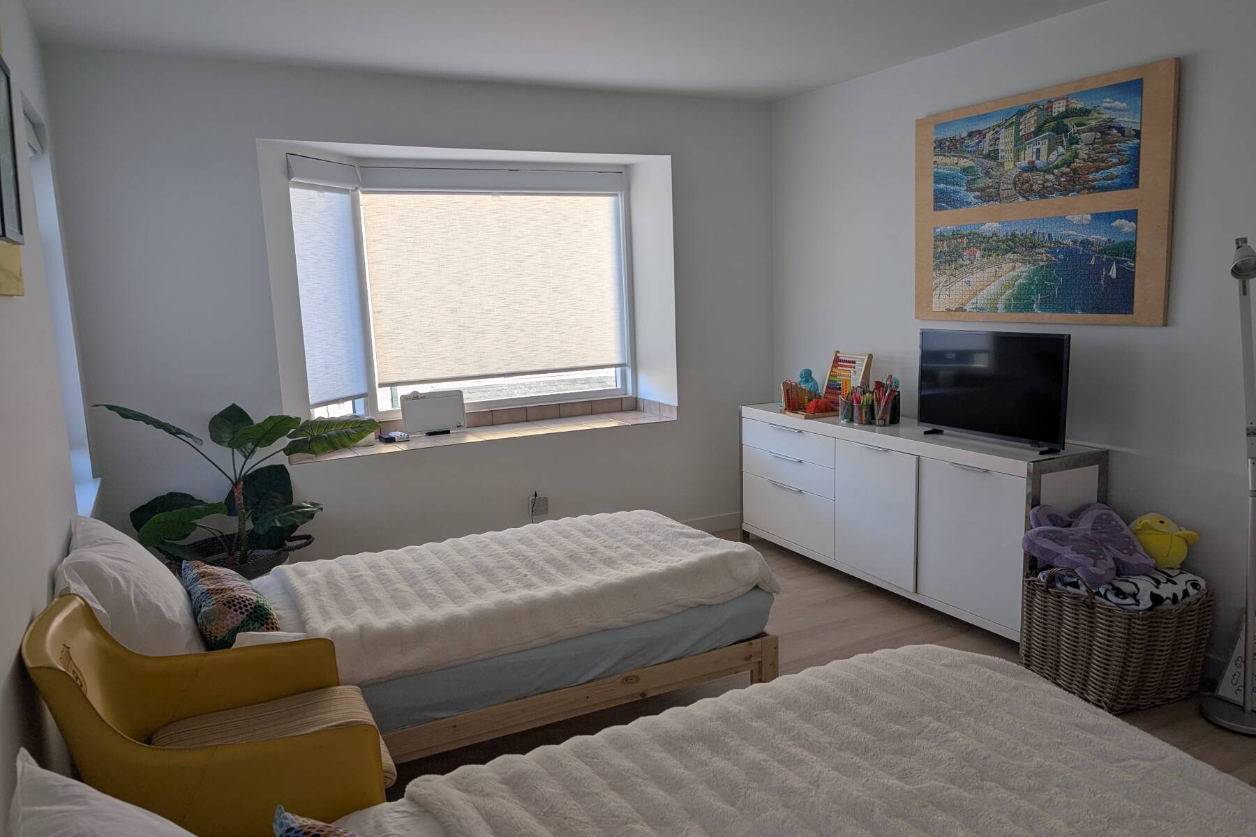 A Peaceful Uptown Towhouse Retreat (Pet Friendly)