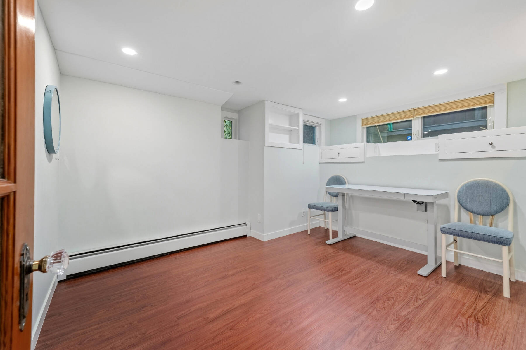 Location! Spacious suite near Dundarave and Waterfront