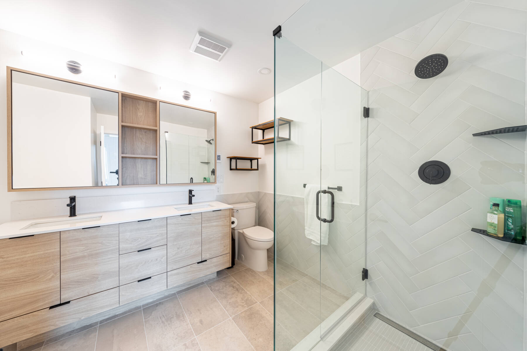 Brand New Luxury Mill Lake Penthouse