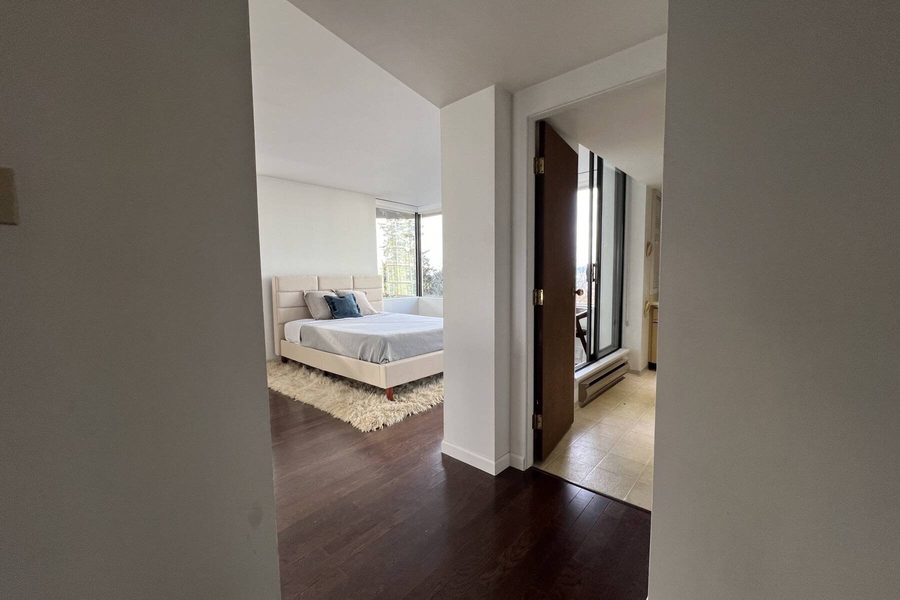 Ocean-View Loft | West End | 2 Bed + 2 Bath | Furnished