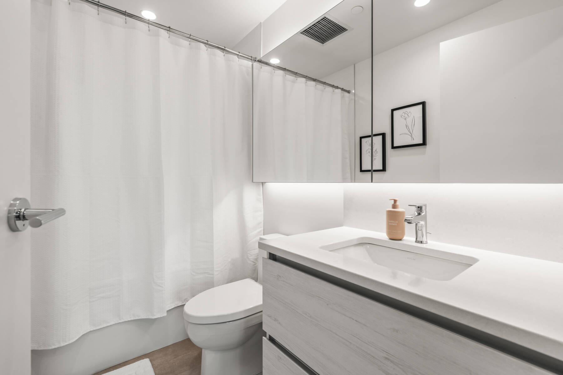 New Modern Lakefront Condo with stunning Water View