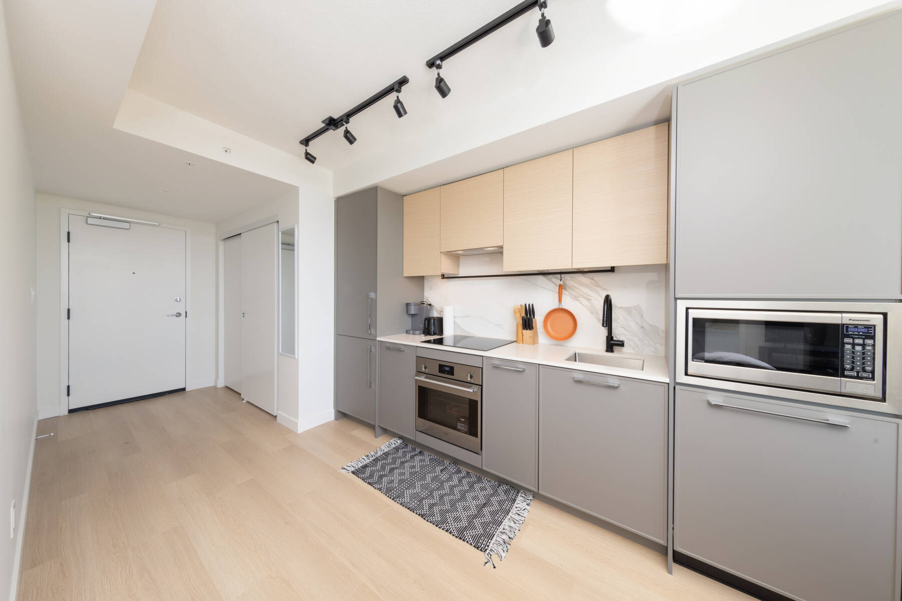 King George Hub View Suite, Modern Luxury