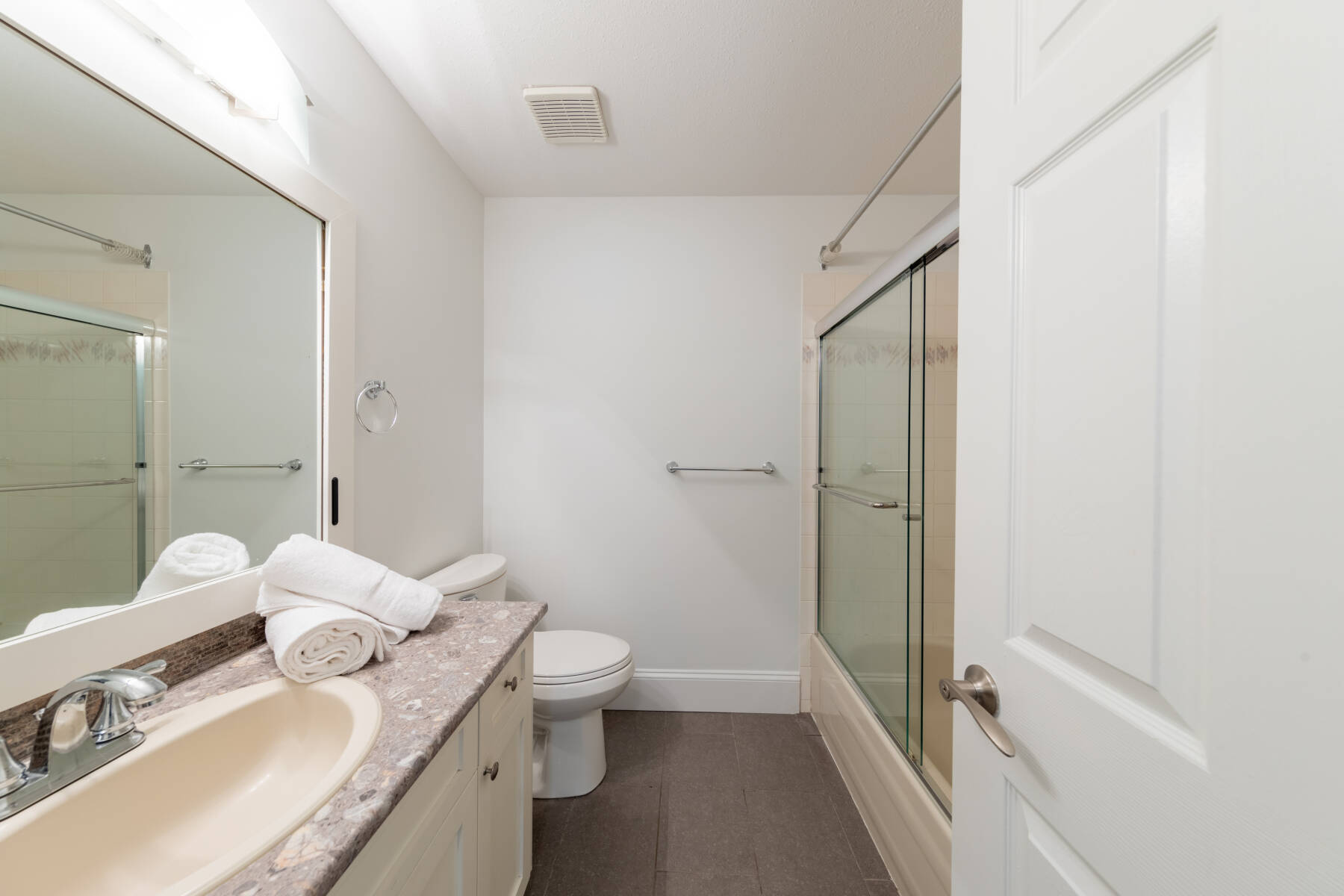 The Langley Courtyard Home | 2BR, 2BA for 6 Guests