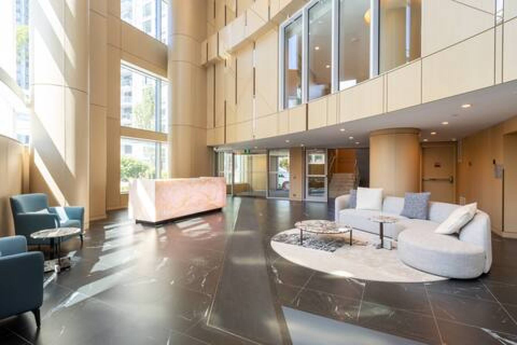 Luxury Penthouse 3 Bedroom | Pool Hot Tub Gym