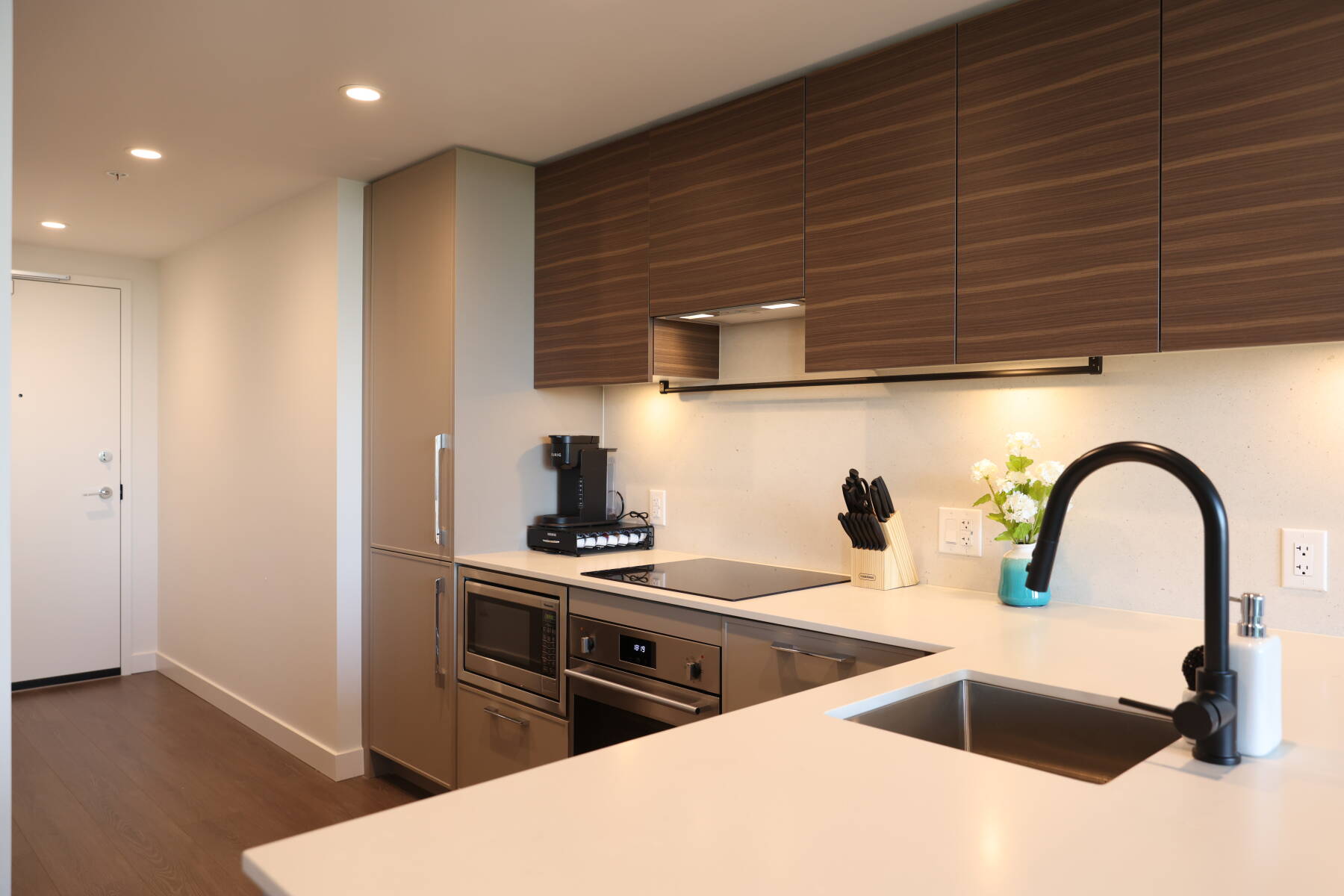 SkyTrain-Connected Modern Condo at The Hub