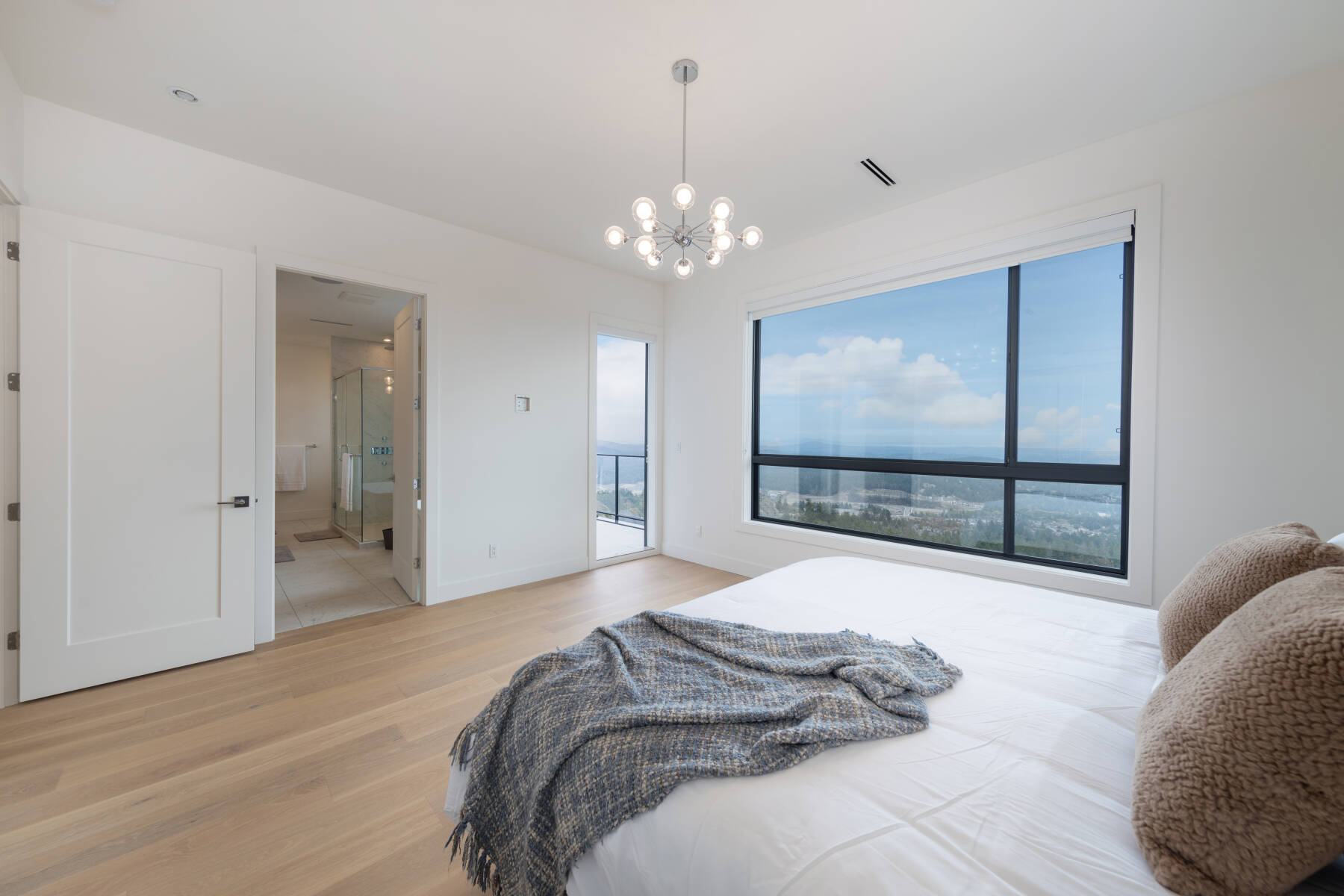 Bear Mountain Luxury Four-Bedroom House