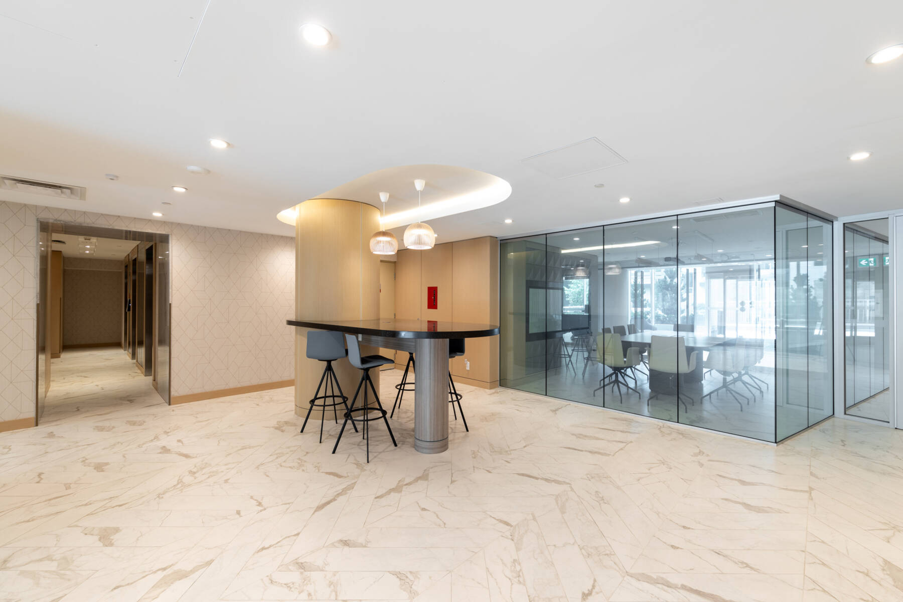 Luxury Penthouse 3 Bedroom | Pool Hot Tub Gym