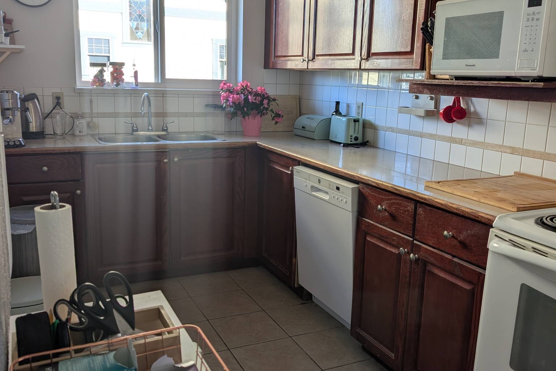 A Peaceful Uptown Towhouse Retreat (Pet Friendly)