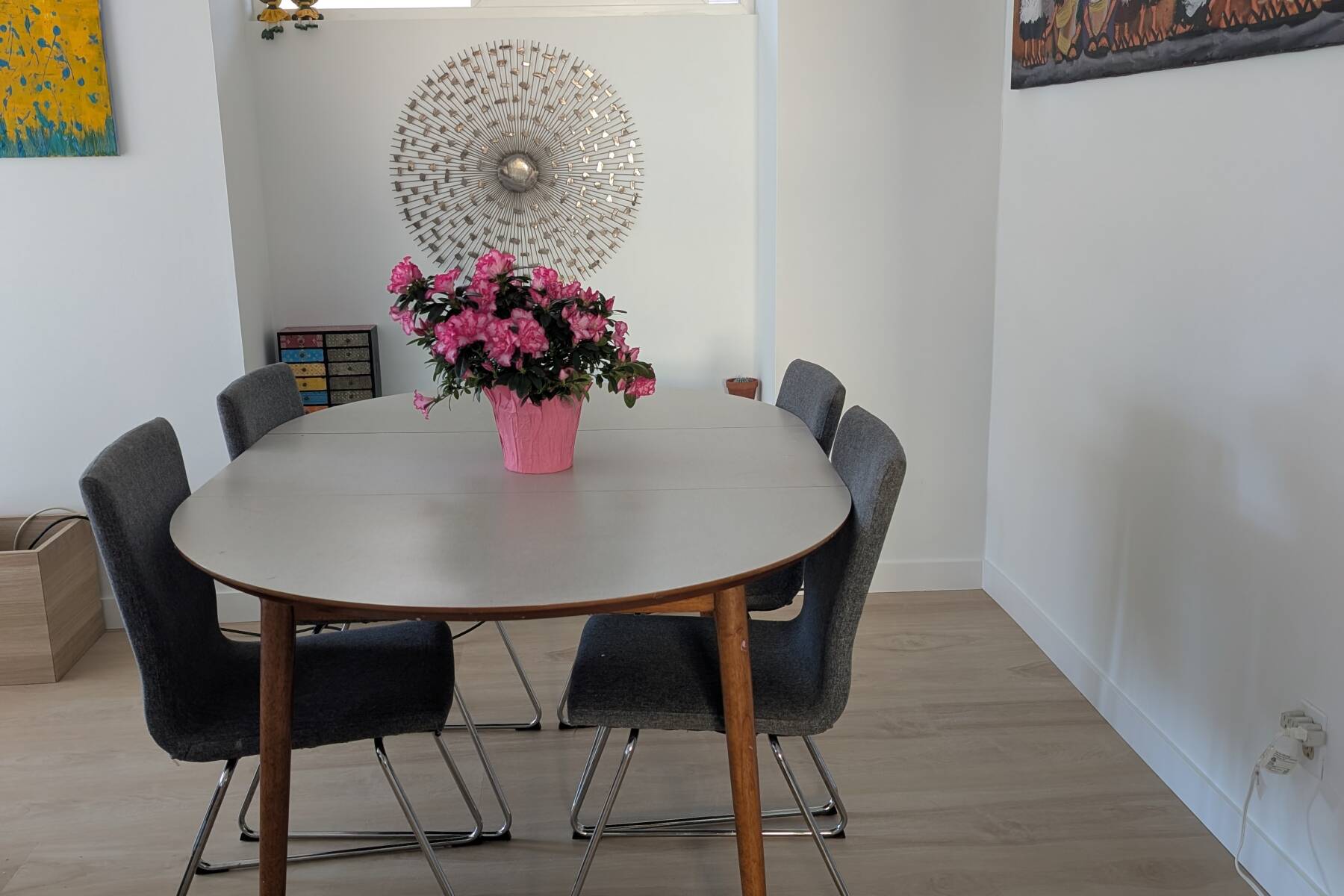 A Peaceful Uptown Towhouse Retreat (Pet Friendly)