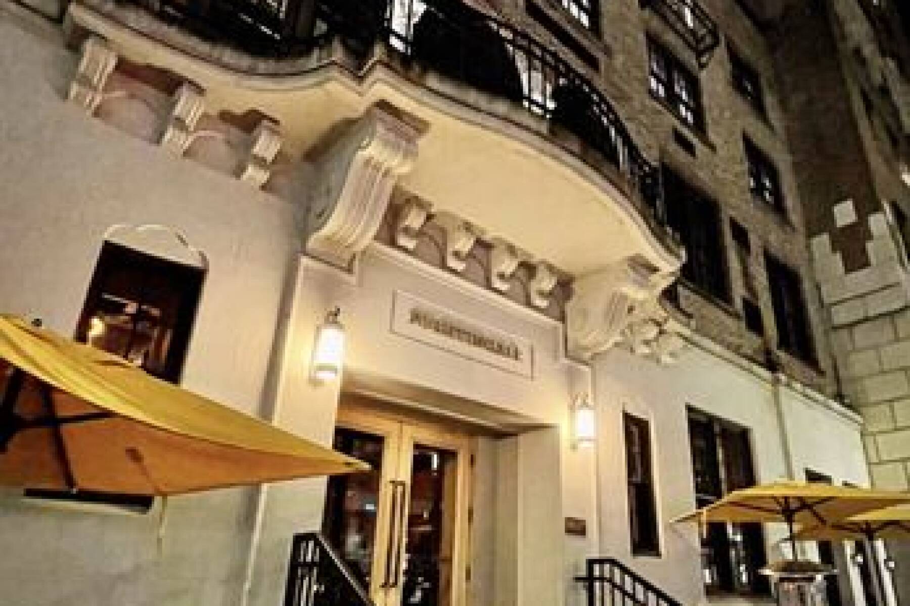 Luxury 1BR in Iconic Butterfly Tower Downtown Vancouver View