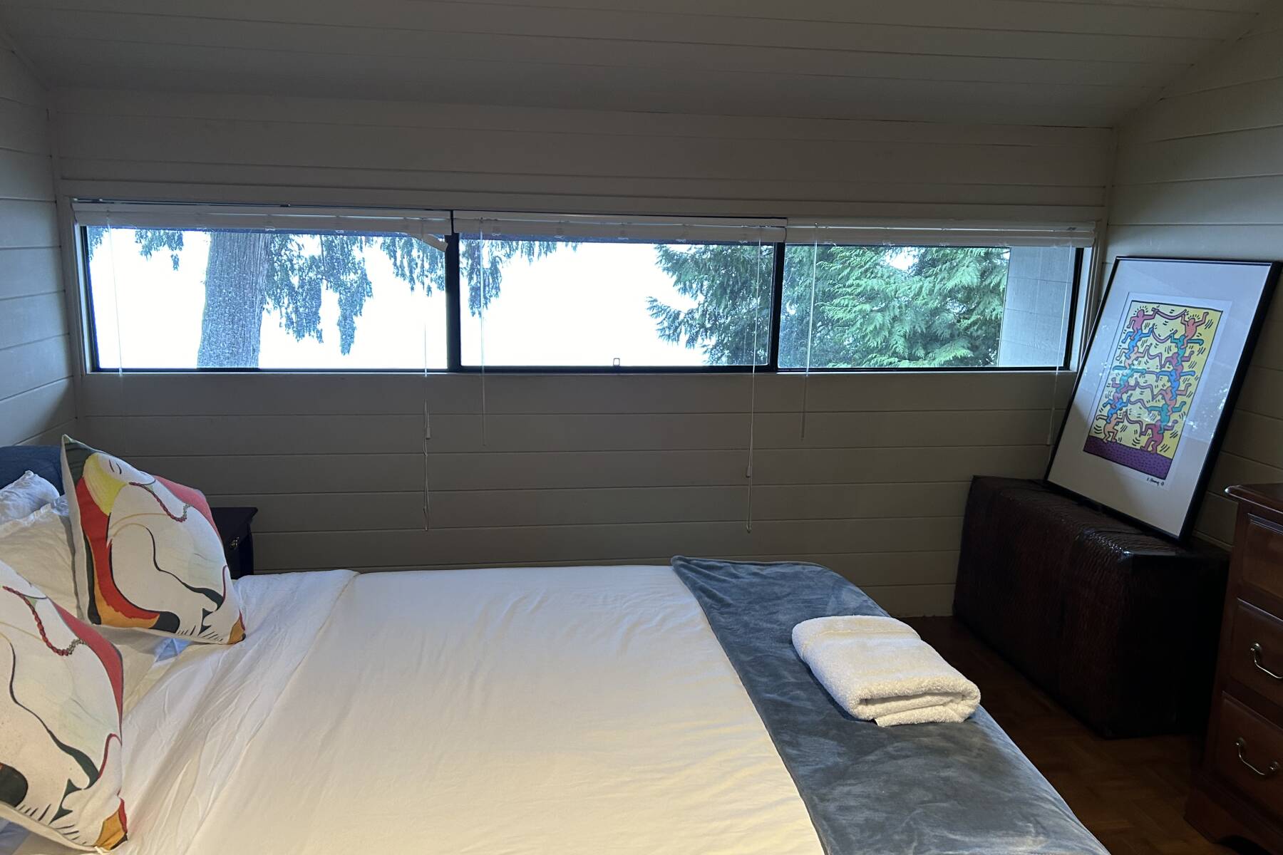 Waterfront West Van Cottage, 3 Bed, 2 Bath, Howe Sound Views