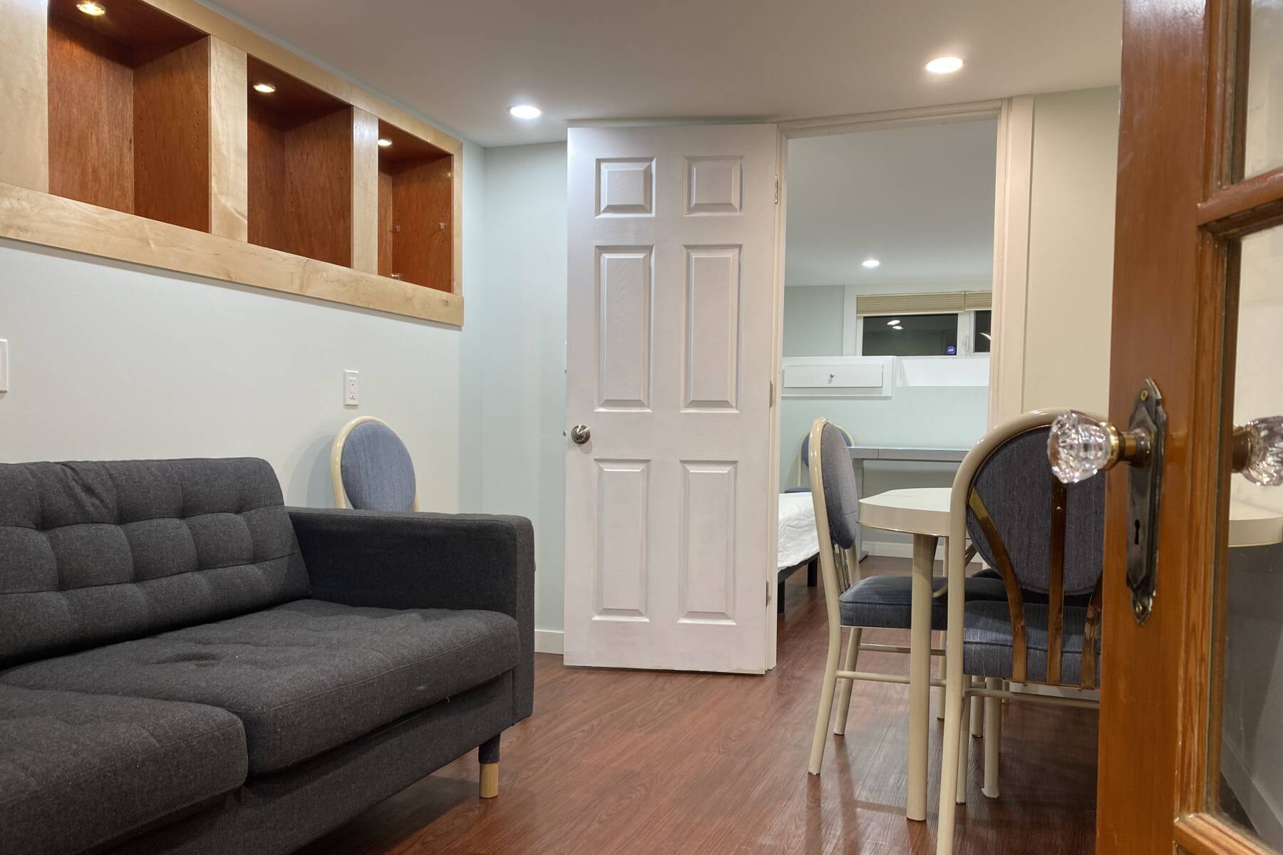 Location! Spacious suite near Dundarave and Waterfront