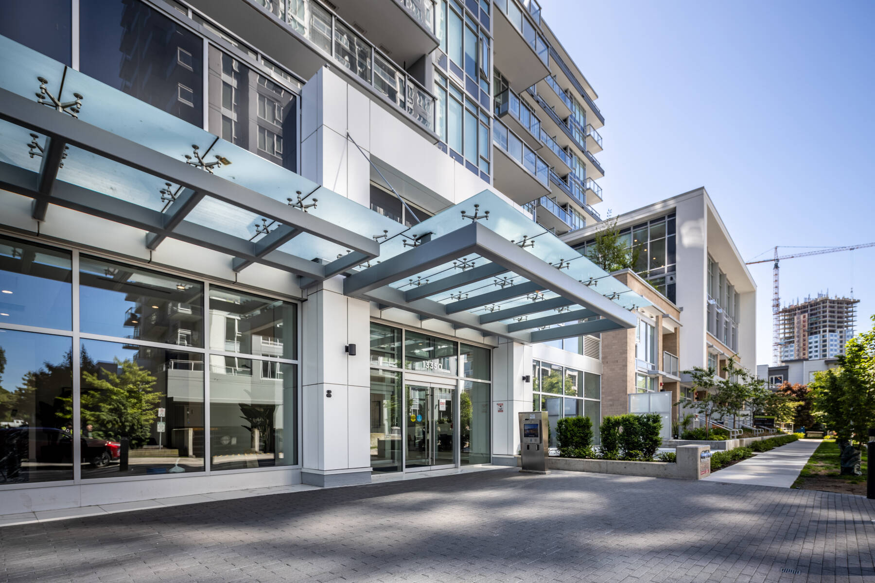 Brand New Luxury Skyline 2 Bedroom Condo 19 Floor