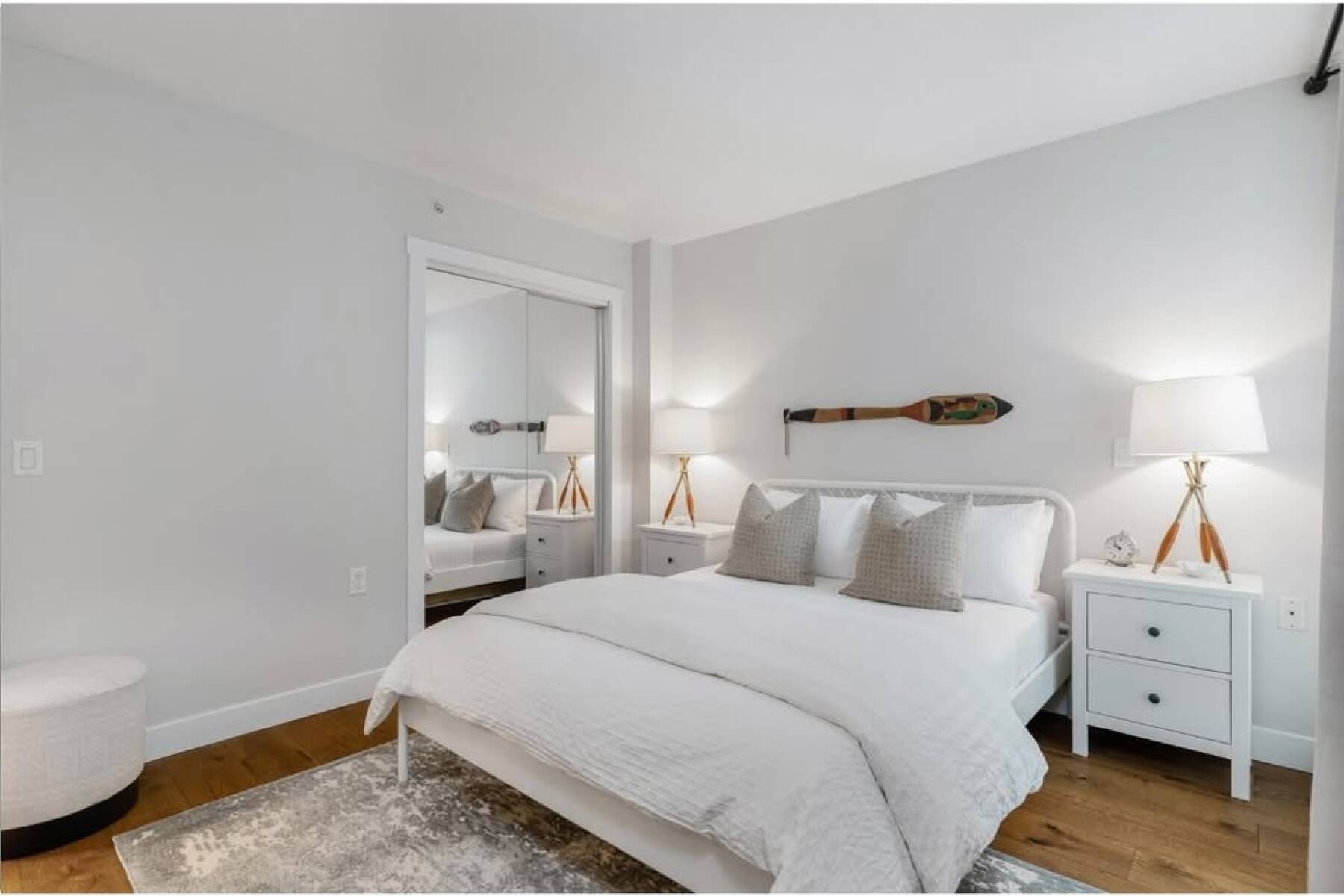 Downtown Vancouver Gem – Quiet Courtyard View