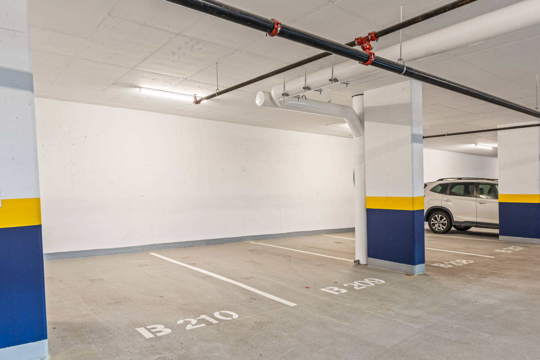 New Modern Lakefront Condo with stunning Water View