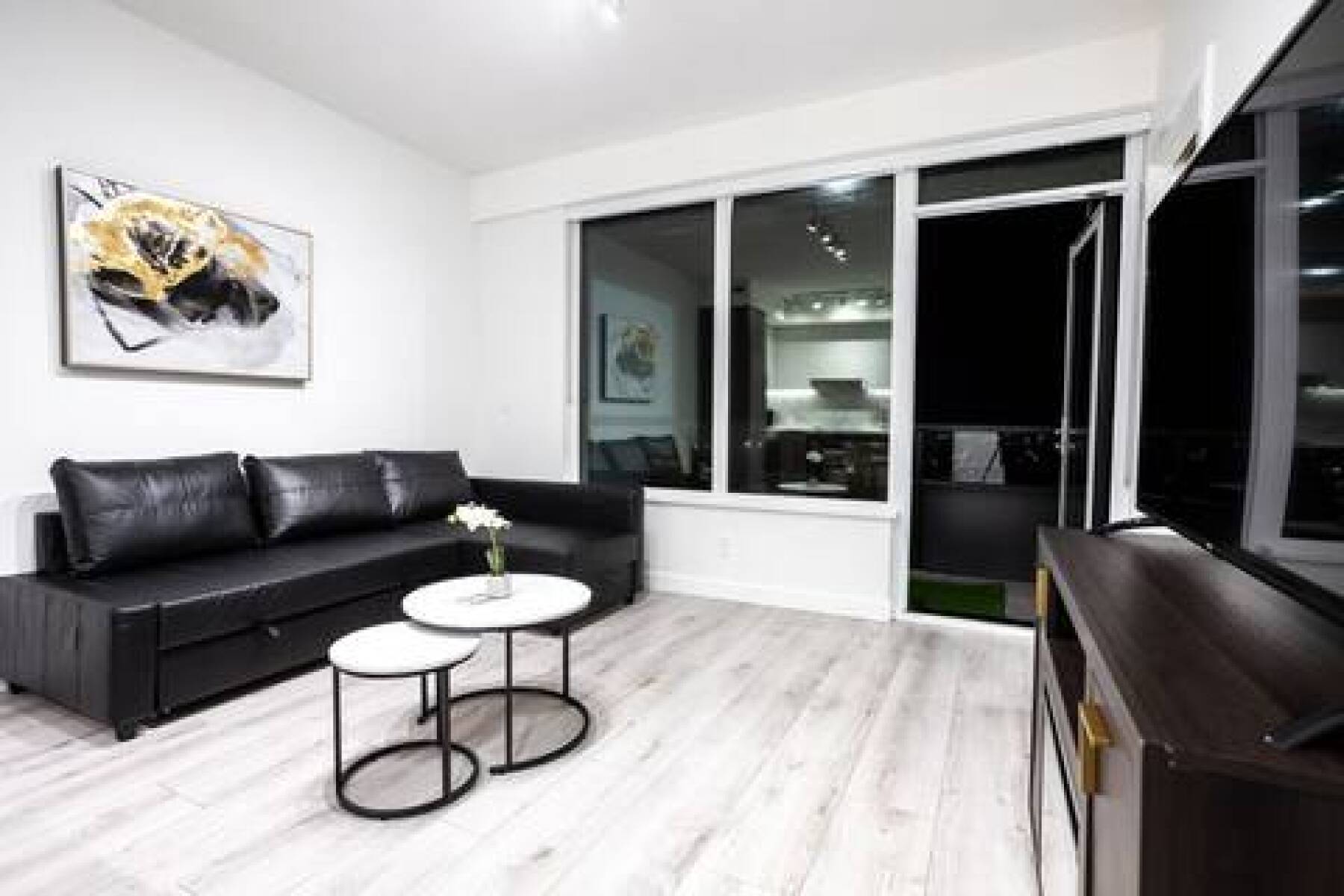 Surrey/Gateway Skyline Views 2 Bed 2 Bath