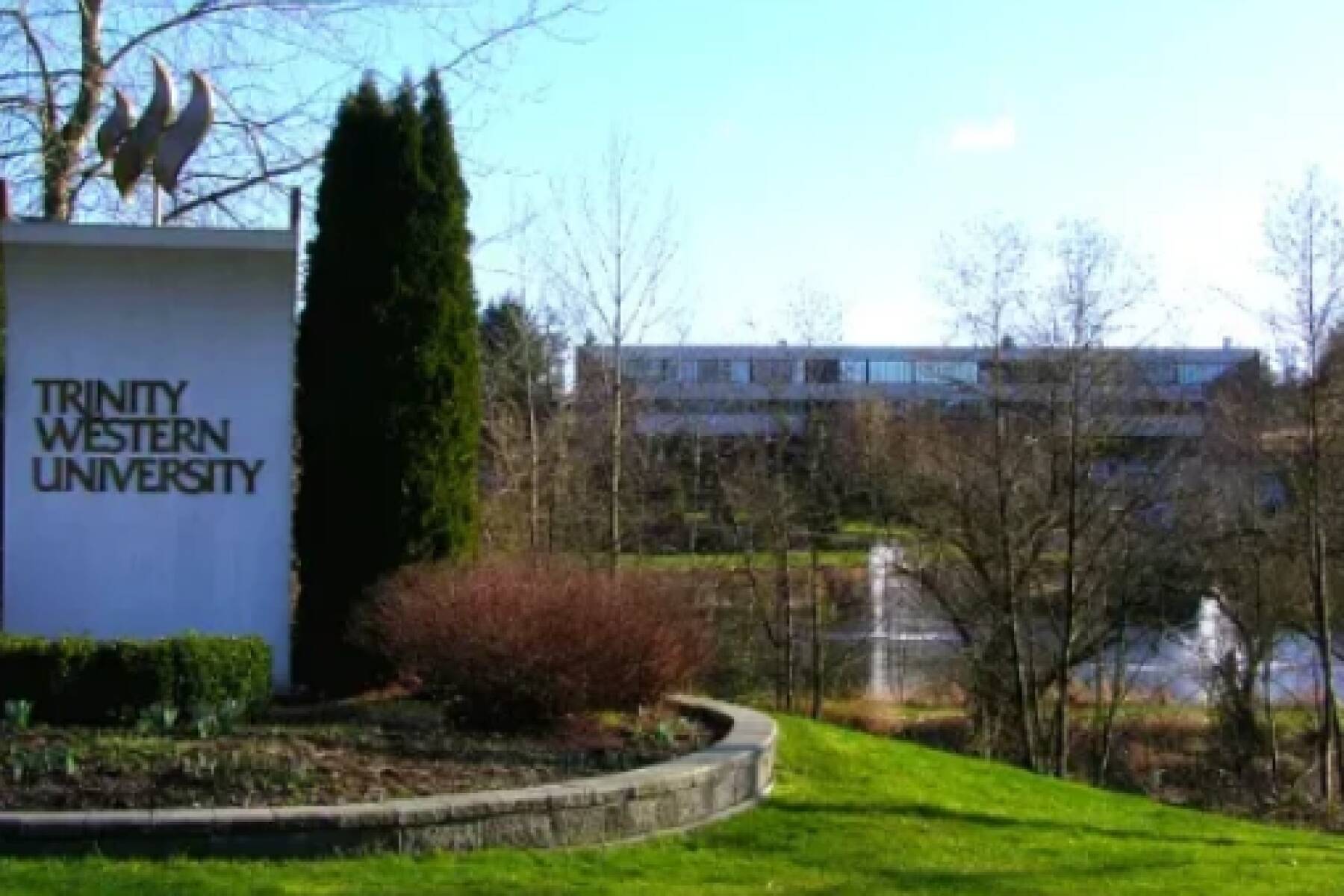 The Langley Courtyard Home | 2BR, 2BA for 6 Guests