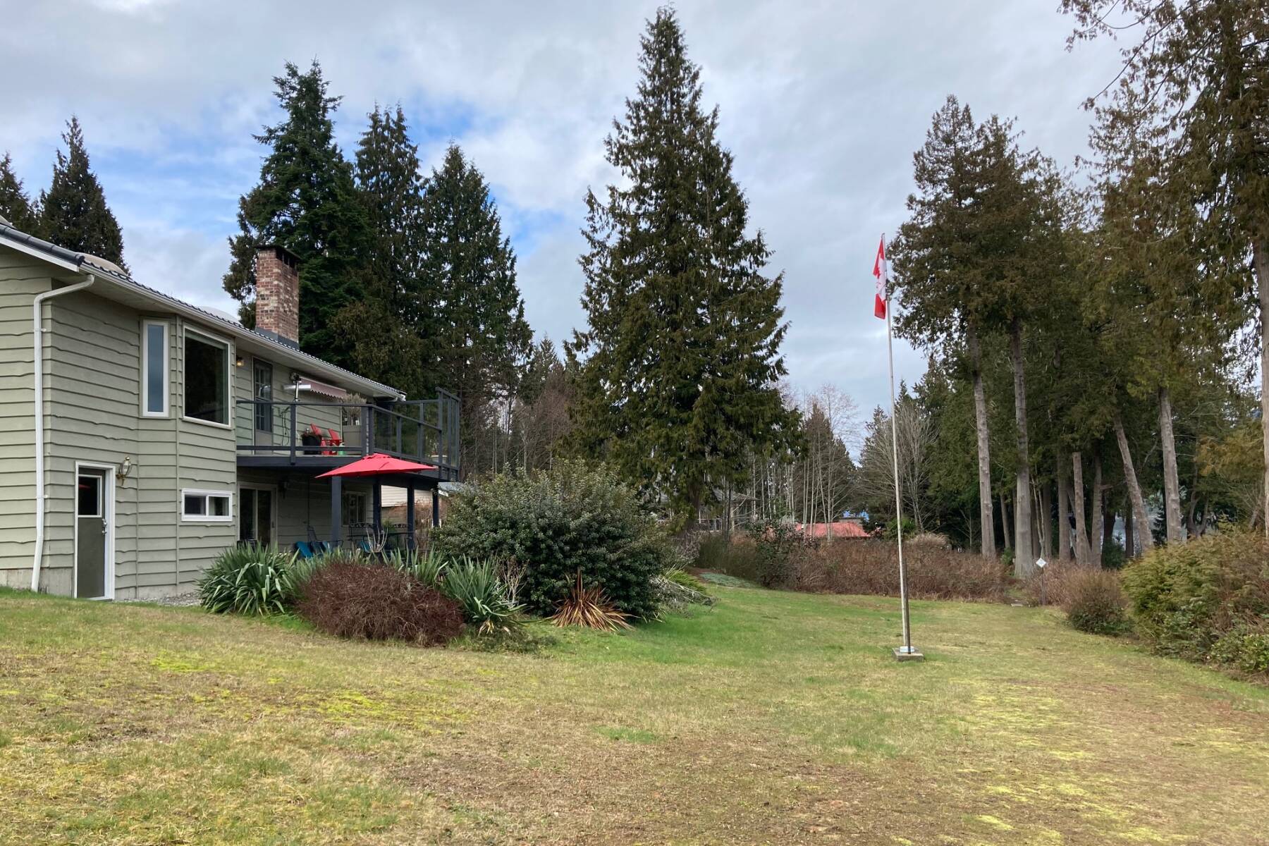 Porpoise Bay Waterfront Home, 4 bedroom, 3 bathroom