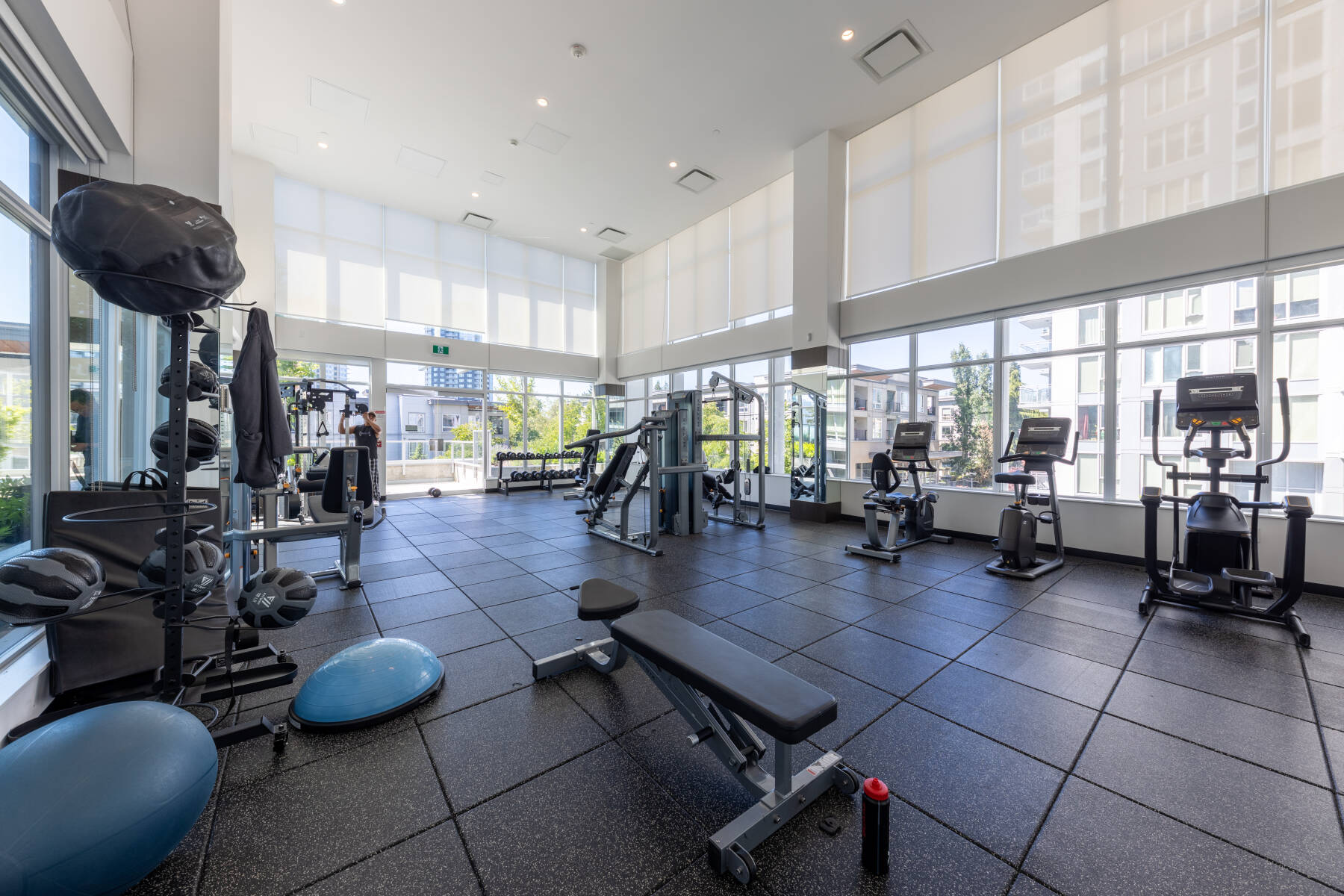 Brand New Luxury Skyline 2 Bedroom Condo 19 Floor